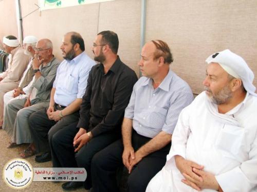 وفد من وزارة الداخلية يعزي اهالي الشهداء