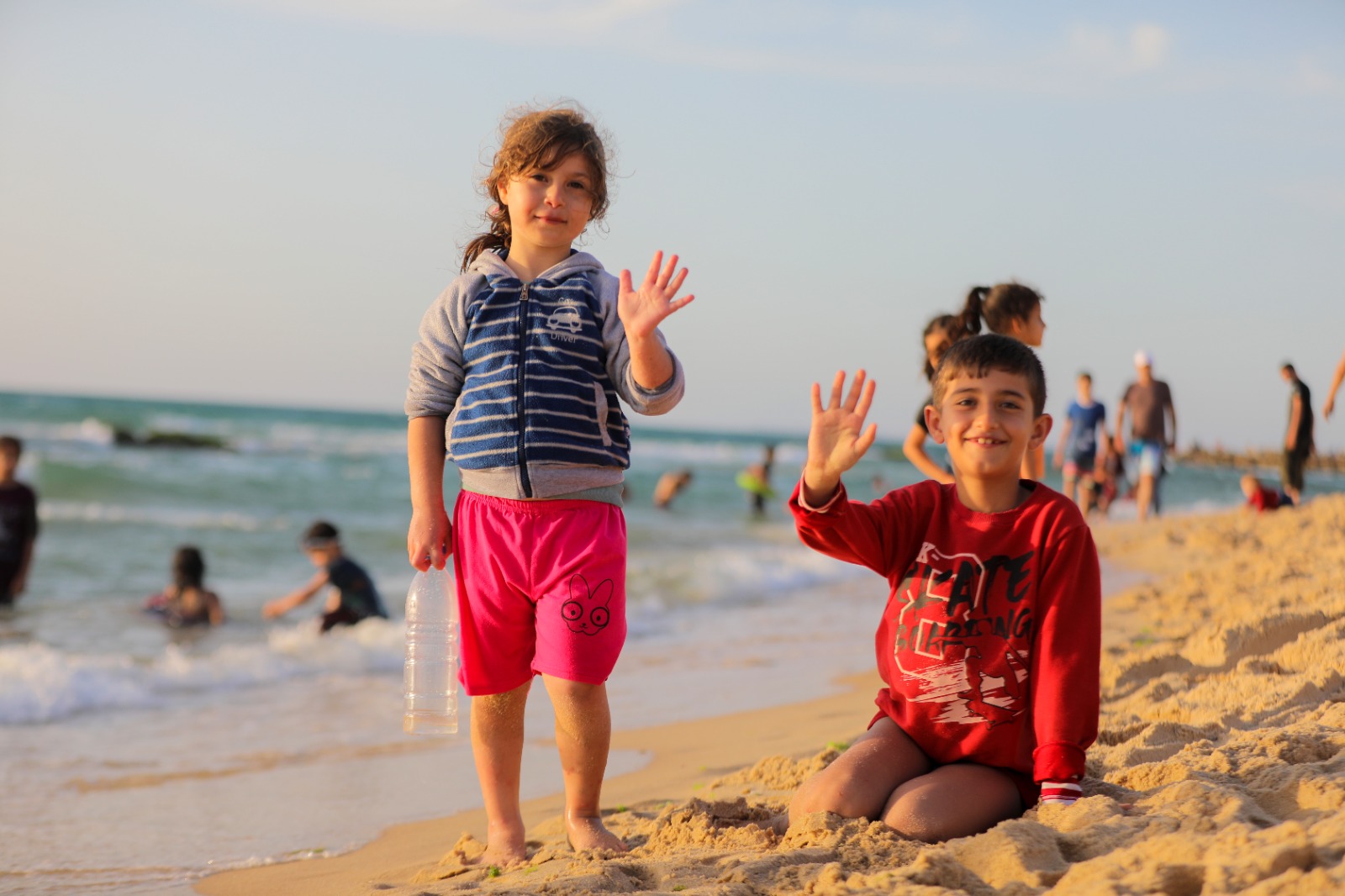  اصطياف المواطنين على شاطئ البحر والأماكن الترفيهية