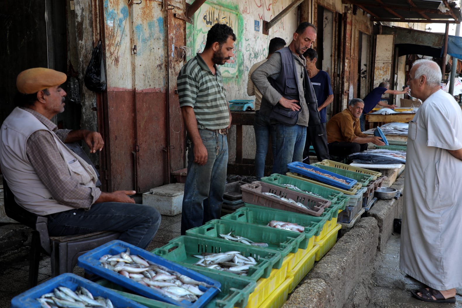 أجواء الحياة العامة في الأسواق والأماكن الحيوية بغزة