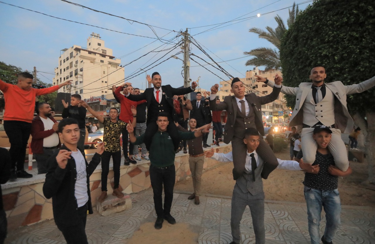 أجواء قضاء المواطنين في غزة الإجازة الأسبوعية في عدد الأماكن الترفيهية مساء الجمعة