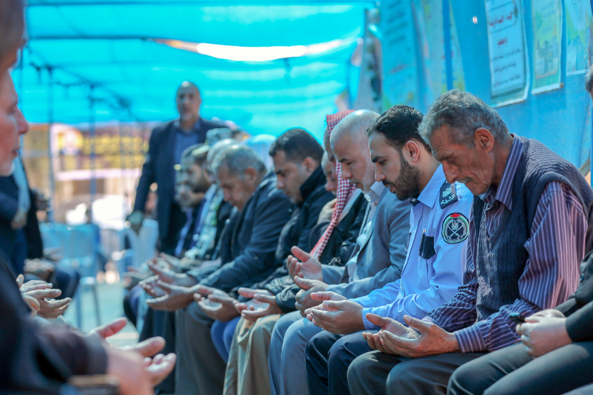 قيادة الداخلية تُقدم واجب العزاء لذوي شهداء مسيرة العودة