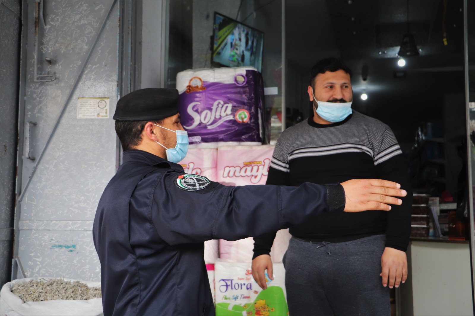 "شرطة البلديات" تُكثف جهودها لتنظيم الأسواق في رمضان