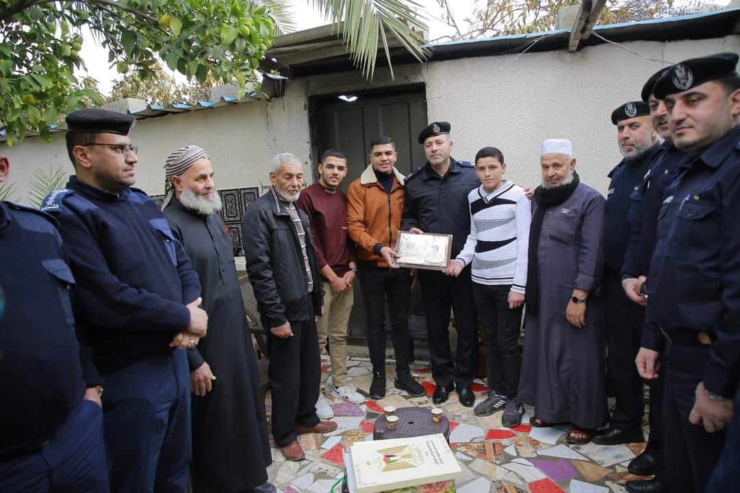 "الداخلية" تطلق حملة زيارات لذوي شهدائها