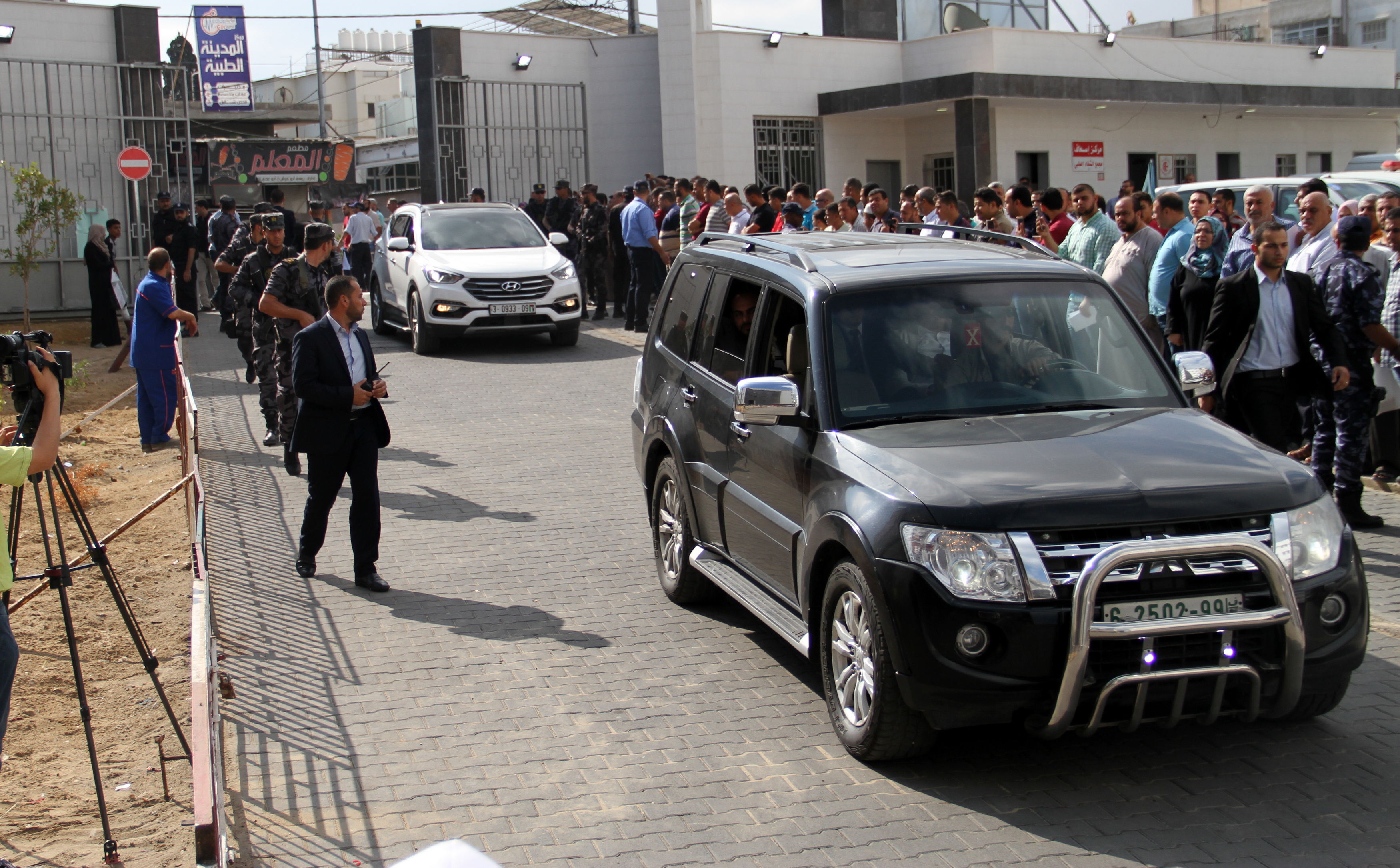 الأجهزة الأمنية تؤمن جولة رئيس الوزراء في غزة