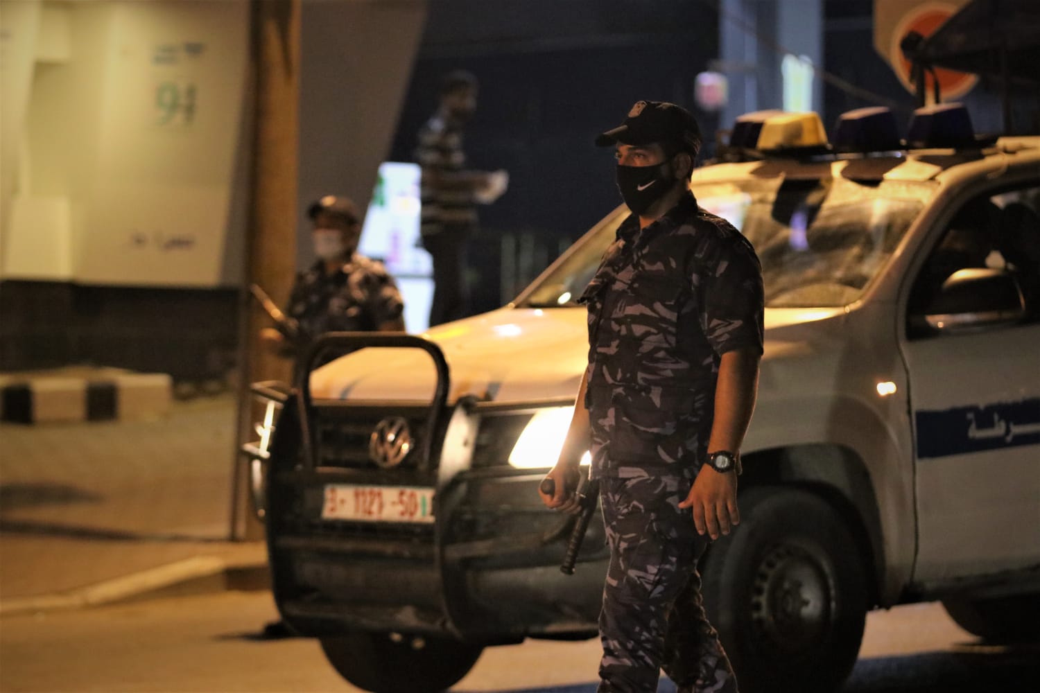 صور ليلية من عمل أجهزة وزارة الداخلية والأمن الوطني، في متابعة تطبيق حظر التجوال في غزة لليوم العاشر على التوالي