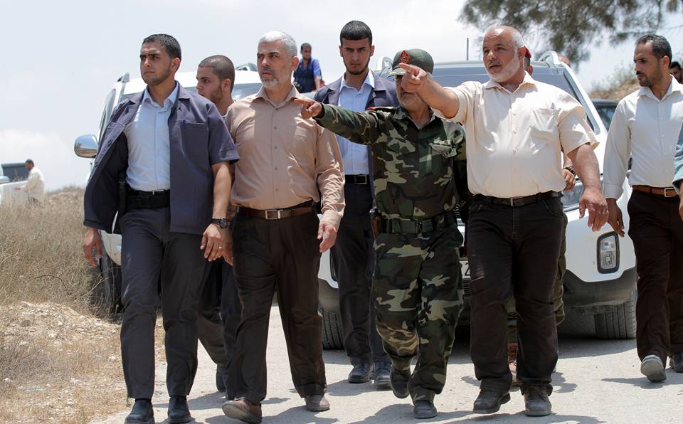 قيادتا حماس واللجنة الإدارية تتفقدان الحدود الجنوبية