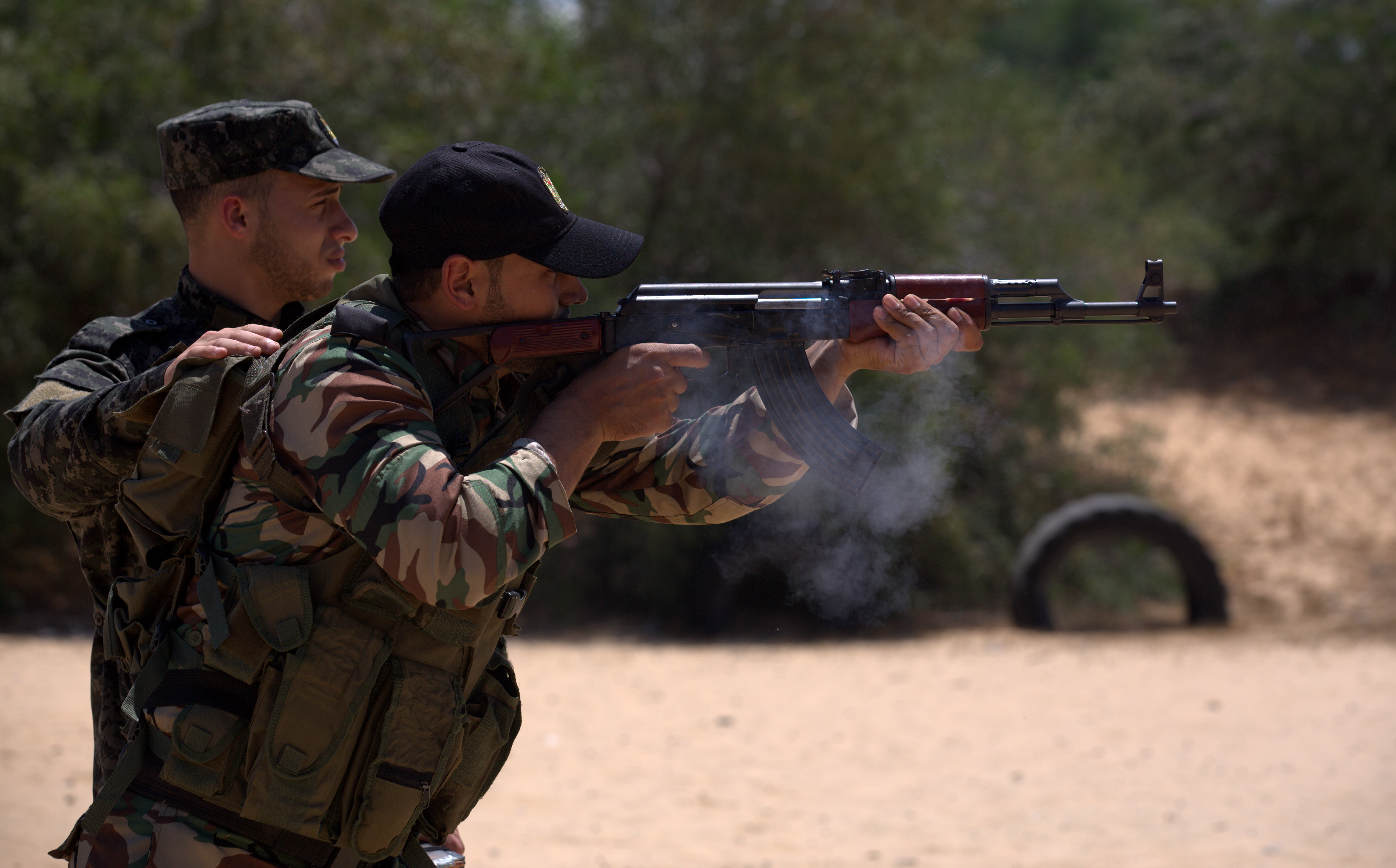 تخييم مغلق لدورتي قادة السرايا وتأهيل الضباط  بالأمن الوطني