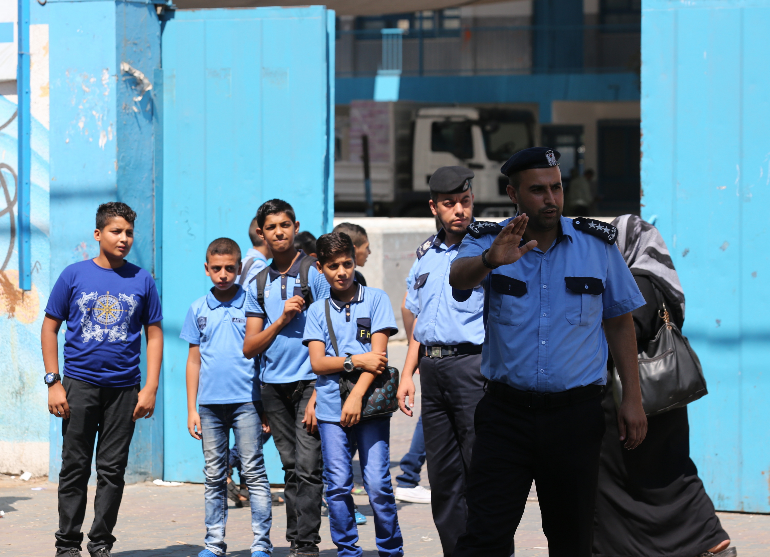 انتشار شرطة المرور مع بداية العام الدراسي الجديد