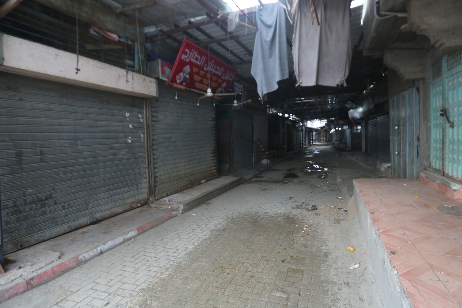 استمرار الإغلاق الكلي للمحال والمنشآت (الجمعة والسبت) للأسبوع الثامن