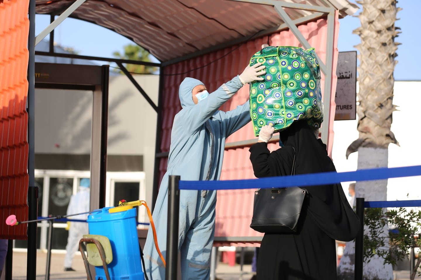 وصول أعداد من العالقين في مصر عبر معبر رفح