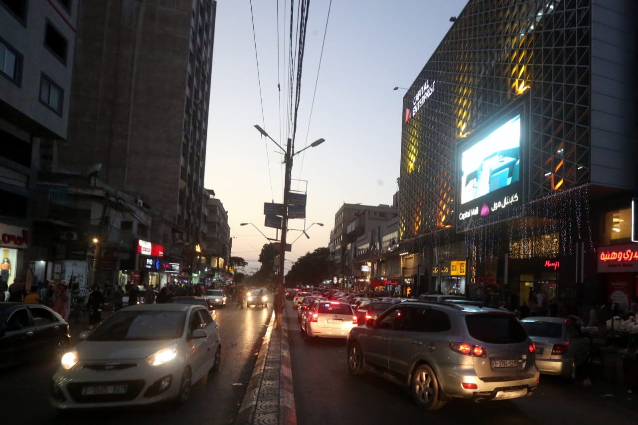 الشرطة تُسهل حركة المواطنين عشية عيد الأضحى المبارك