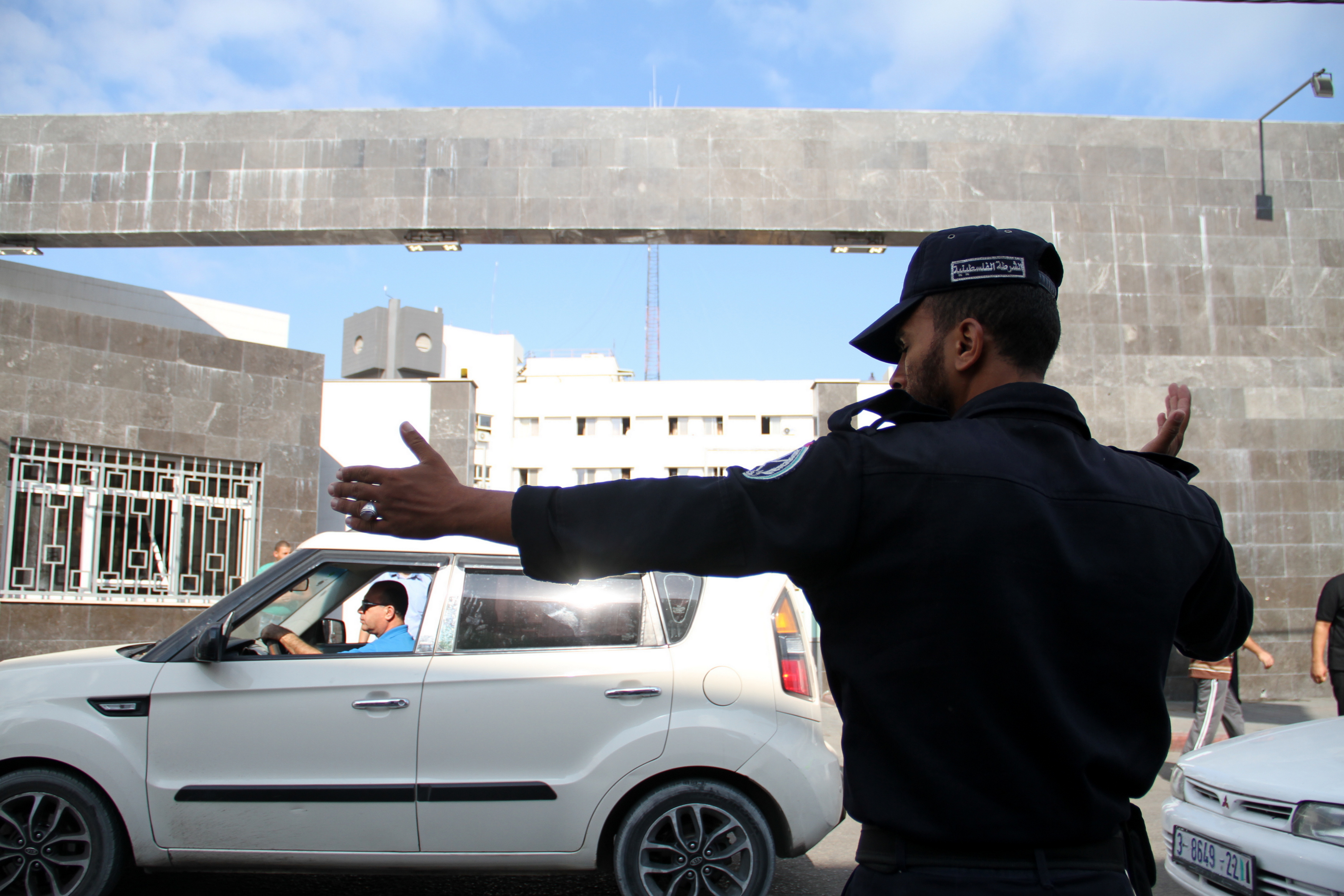 الأجهزة الأمنية تؤمن جولة رئيس الوزراء في غزة