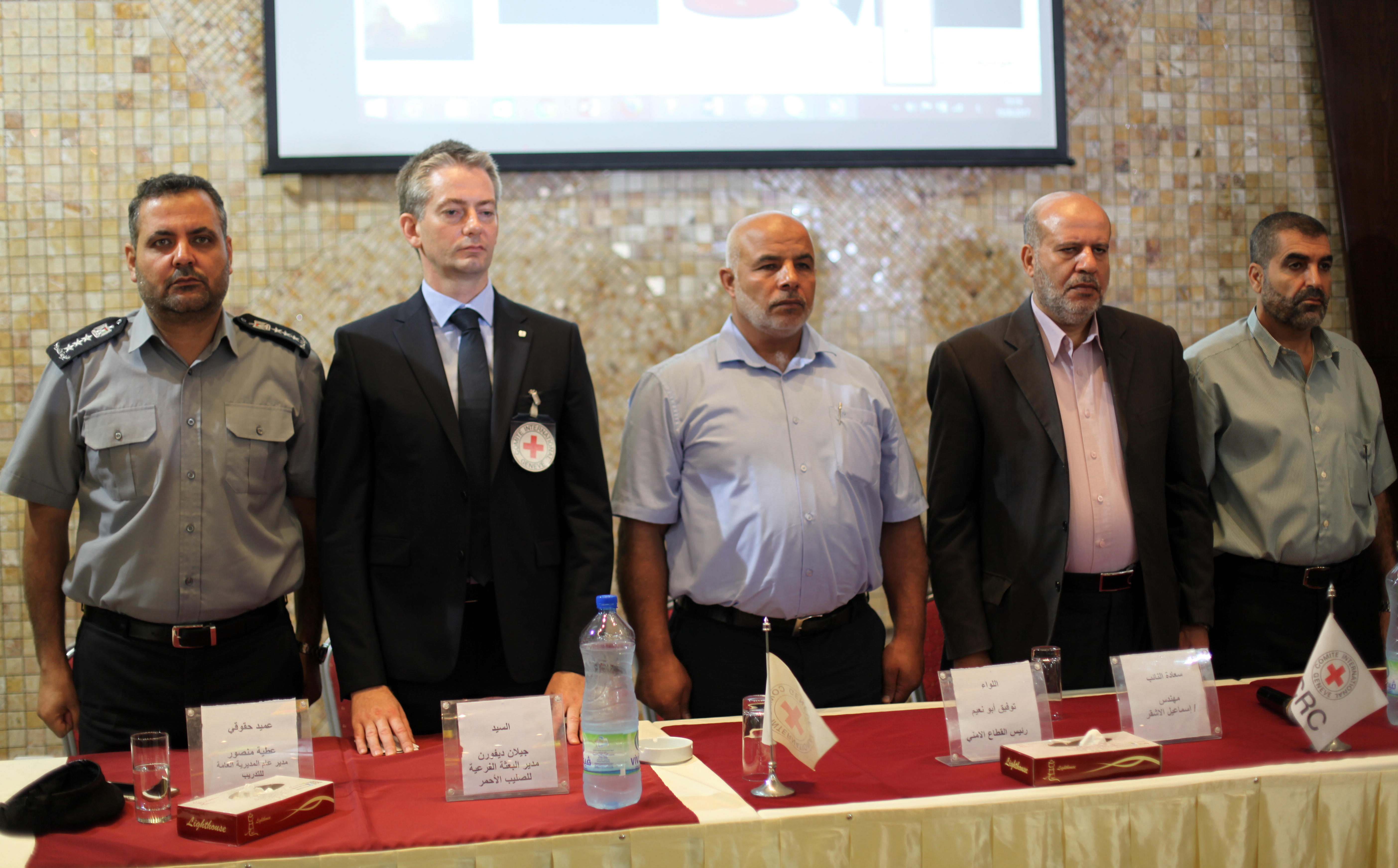 اطلاق دليل عمليات الشرطة القائم على احترام حقوق الإنسان