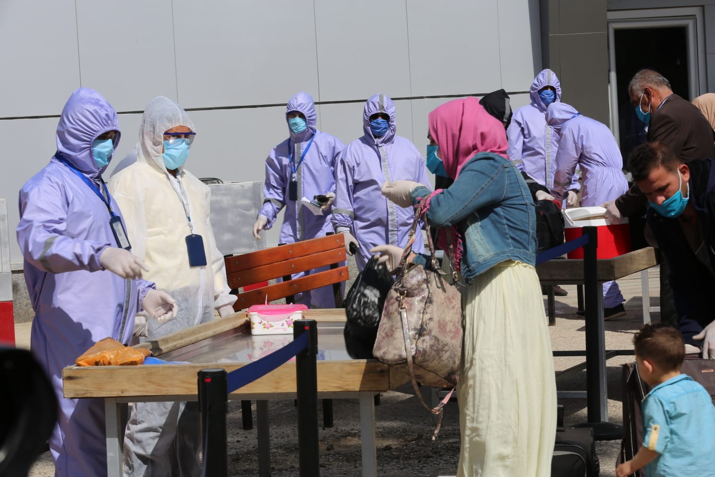 وصول أعداد من العالقين في مصر عبر معبر رفح