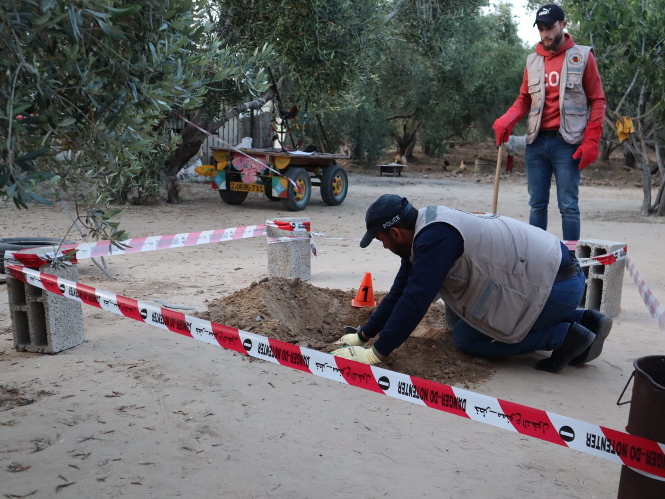 استمرار عمل هندسة المتفجرات في معاينة الأماكن التي تعرضت للاستهداف