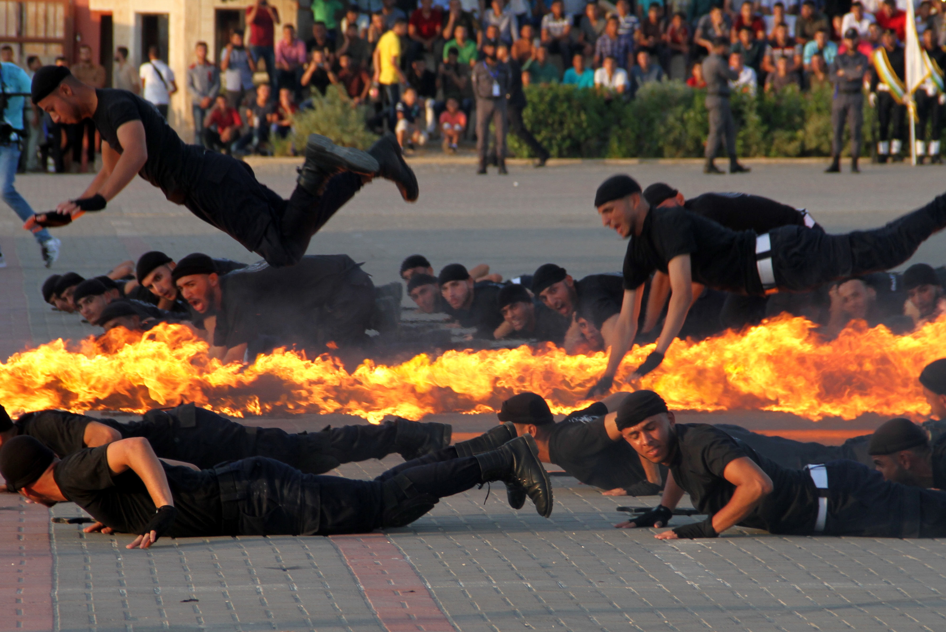 كلية الرباط تُخرّج 54 ضابطاً ضمن فوج "العودة"