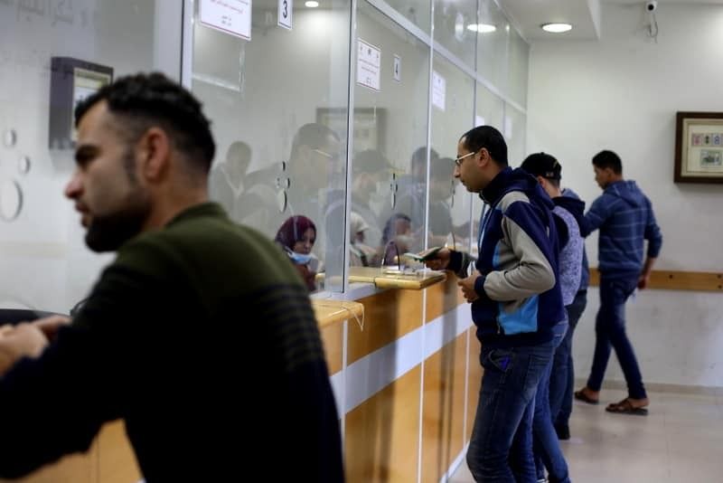 الشرطة تنظم صرف المنحة القطرية