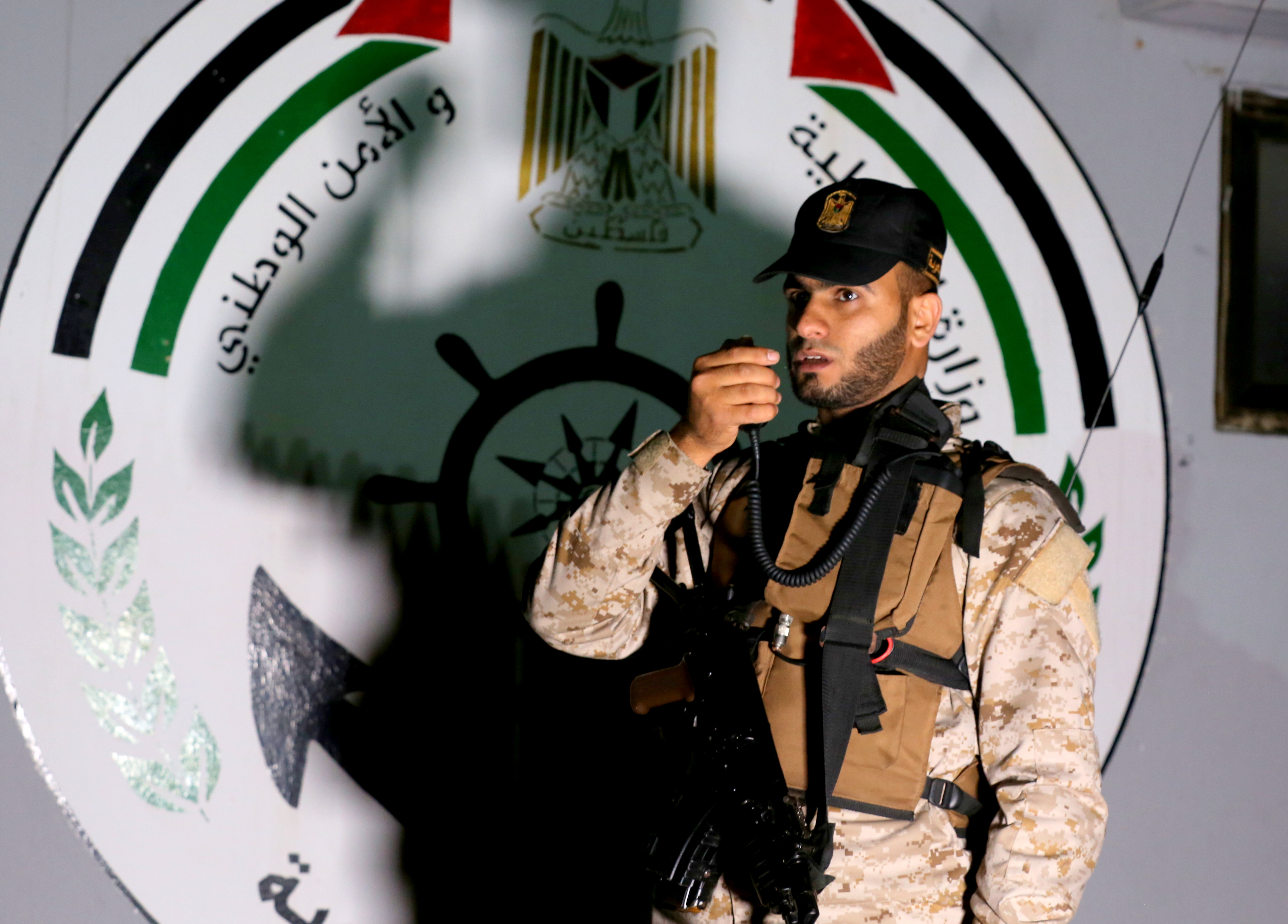 الشرطة البحرية تخرج دورة المهام البحرية الخاصة ''المغلقة'' بمسير عسكري