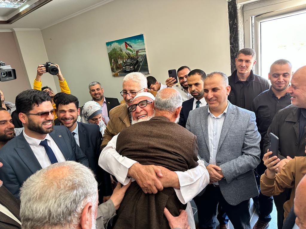 أطقم "المعابر" و" الداخلية" تسهل وصول الفوج الثاني من العائدين من السودان	