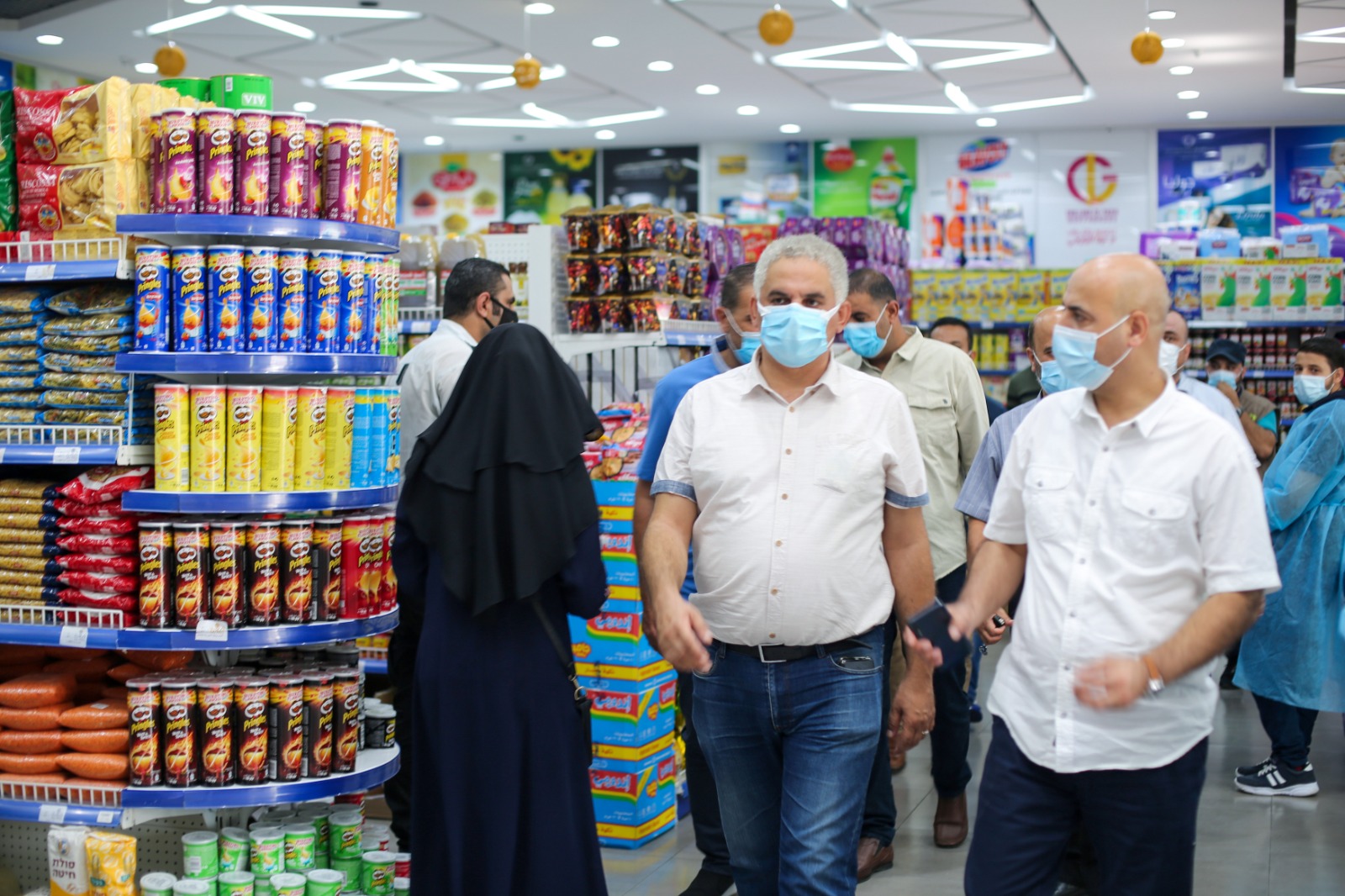 فتح المولات التجارية جزئياً في المناطق التي تشهد تخفيفاً للإجراءات