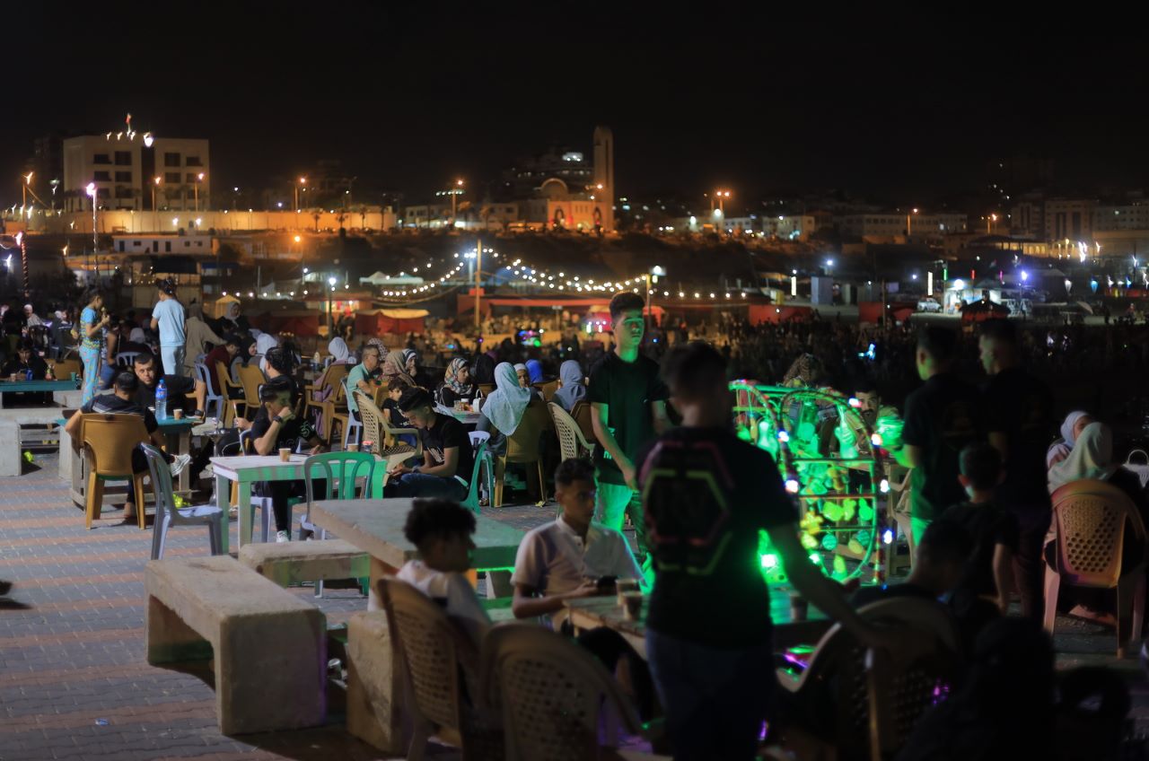 قضاء المواطنين في غزة إجازة عيد الأضحى المبارك