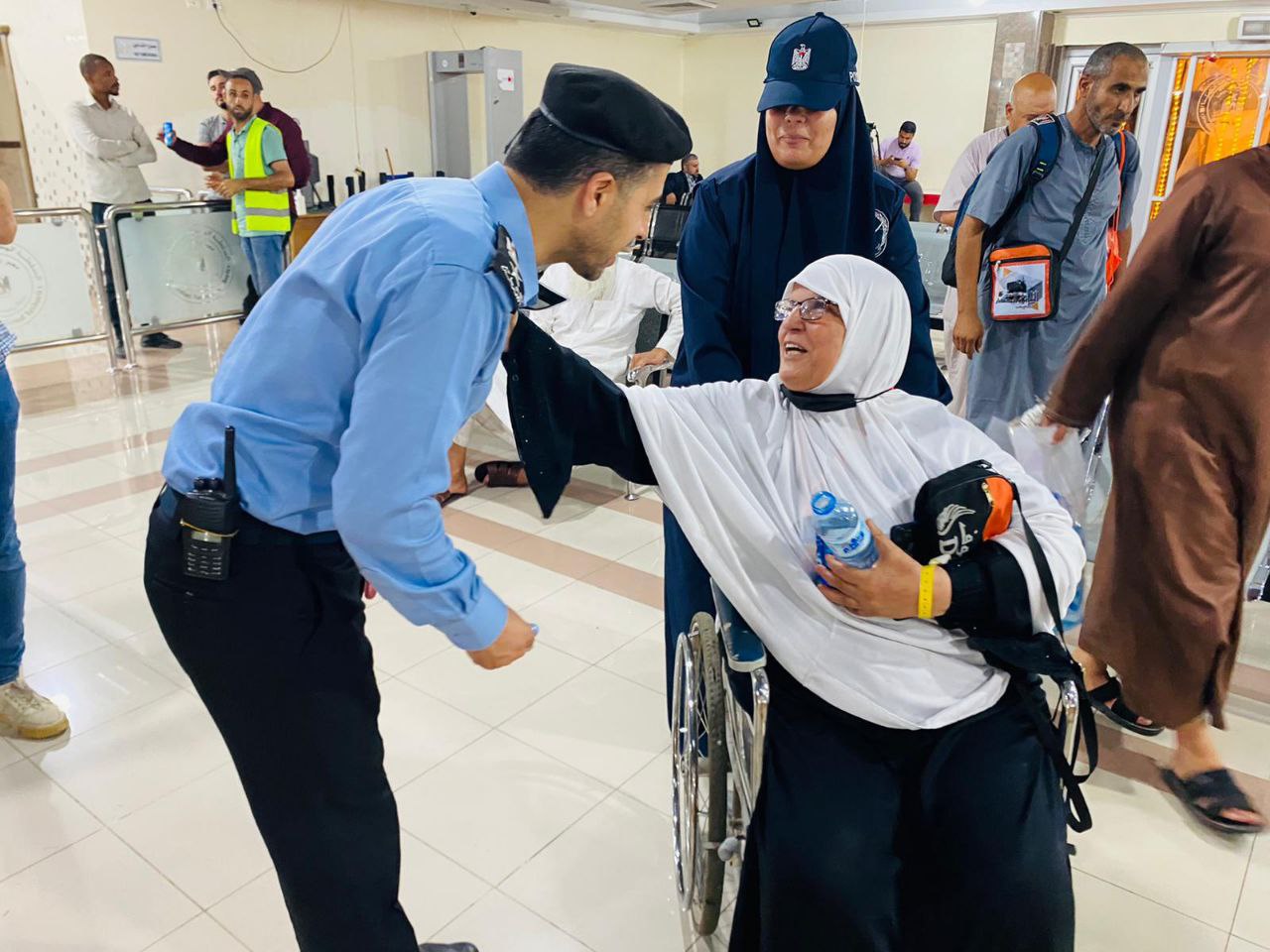 أطقم "المعابر" تسهل وصول الفوج الأول من الحجاج عبر معبر رفح