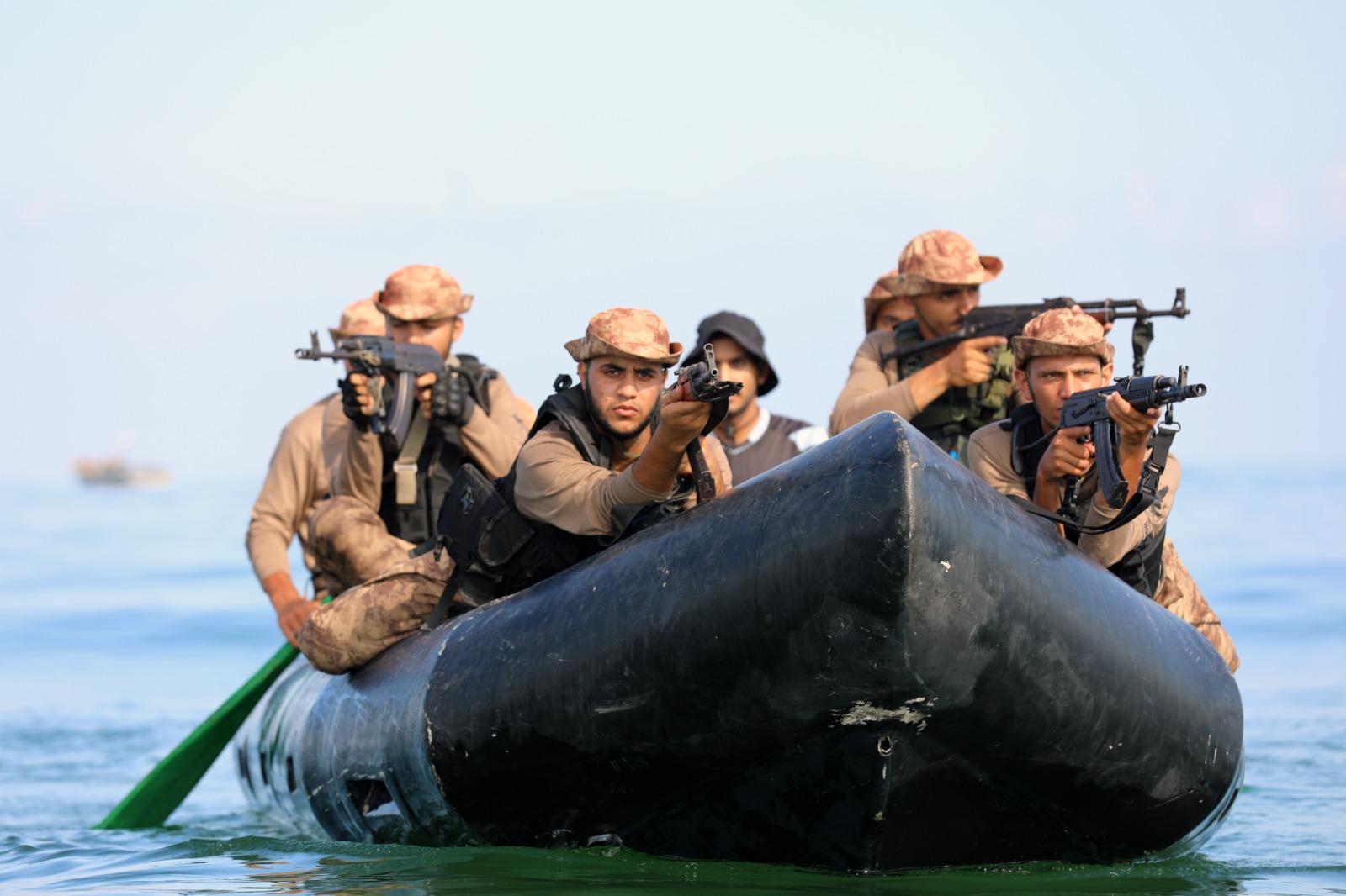 تدريبات دورة "الصاعقة الثالثة" لطلاب كلية الرباط بخان يونس