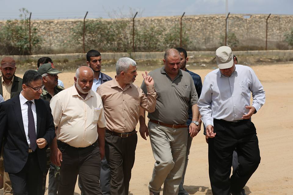 قيادتا حماس واللجنة الإدارية تتفقدان الحدود الجنوبية