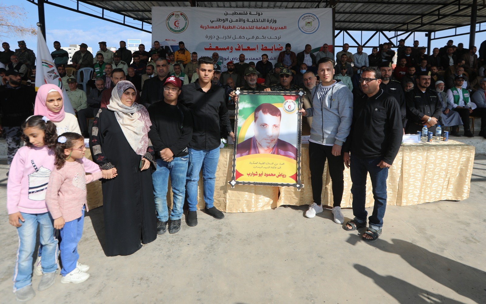 الخدمات الطبية تُخرِّج دورة "مسعف وضابـط إسعاف" الثالثة عشر