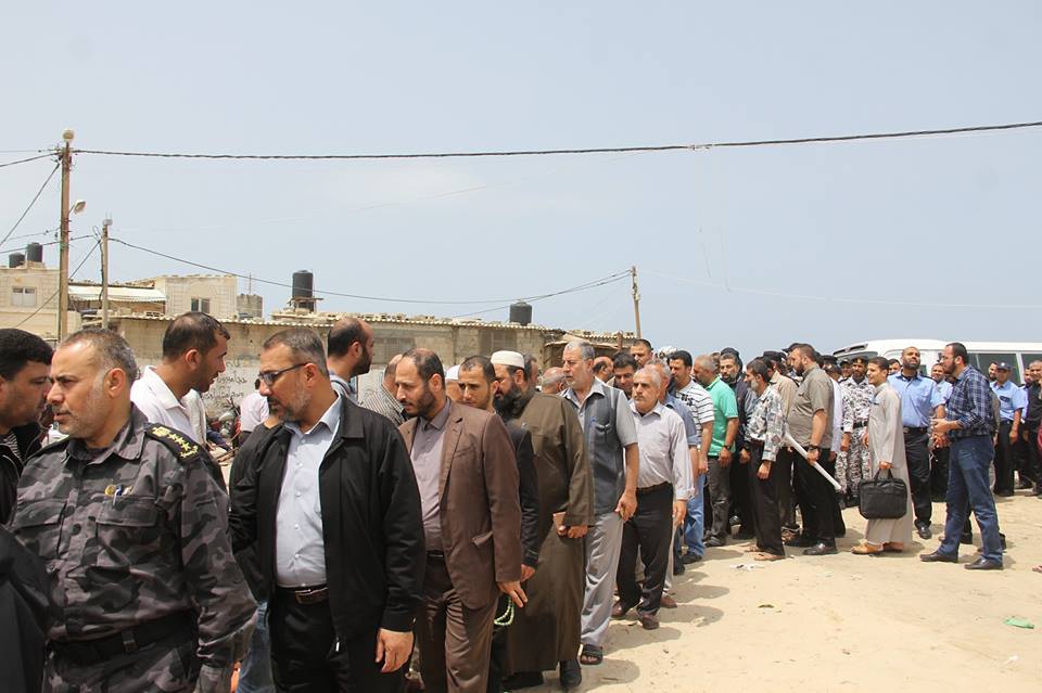 قيادة "الداخلية" تقدم واجب العزاء لذوي شهداء المقاومة بالمحافظة الوسطى