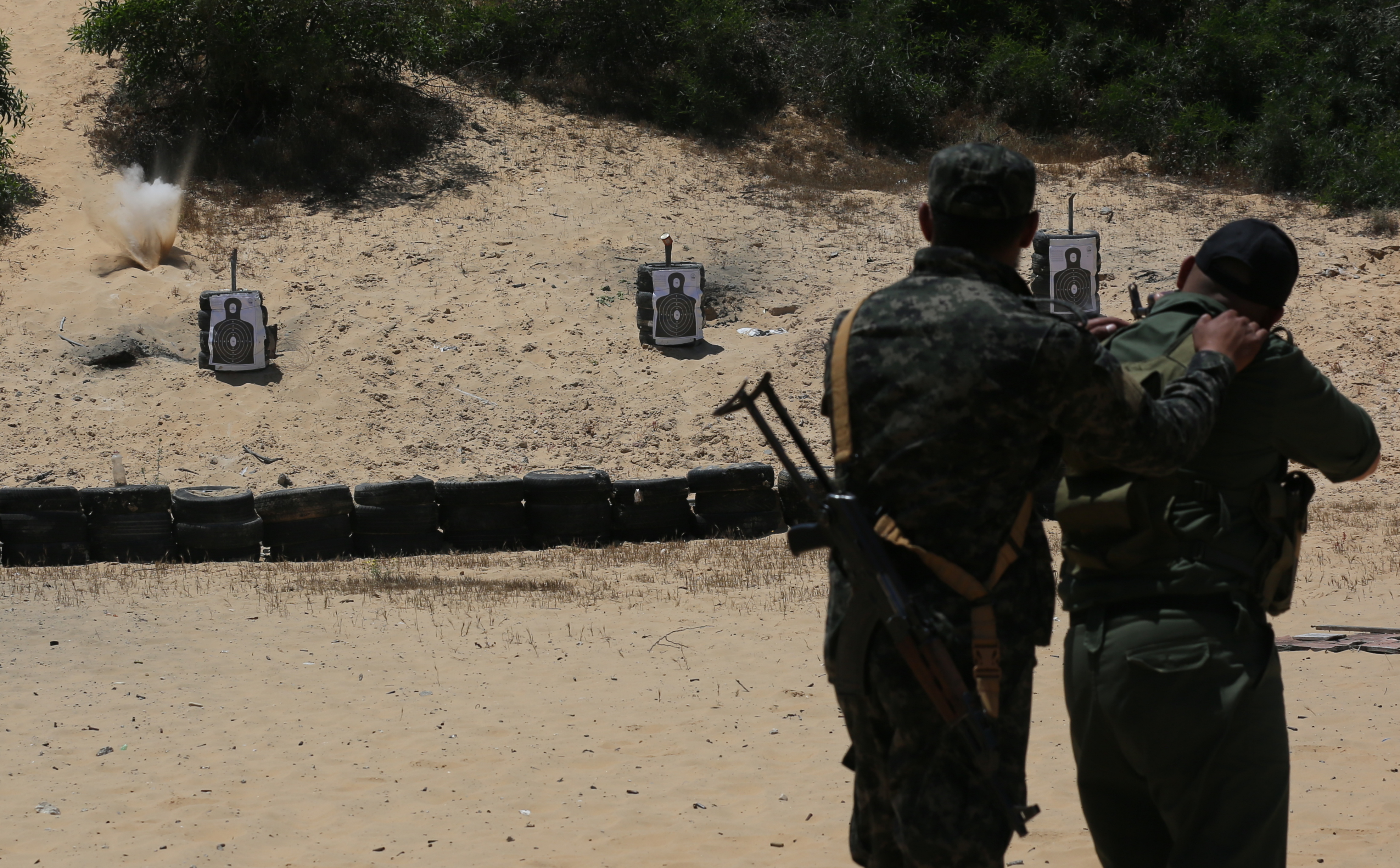 تخييم مغلق لدورتي قادة السرايا وتأهيل الضباط  بالأمن الوطني