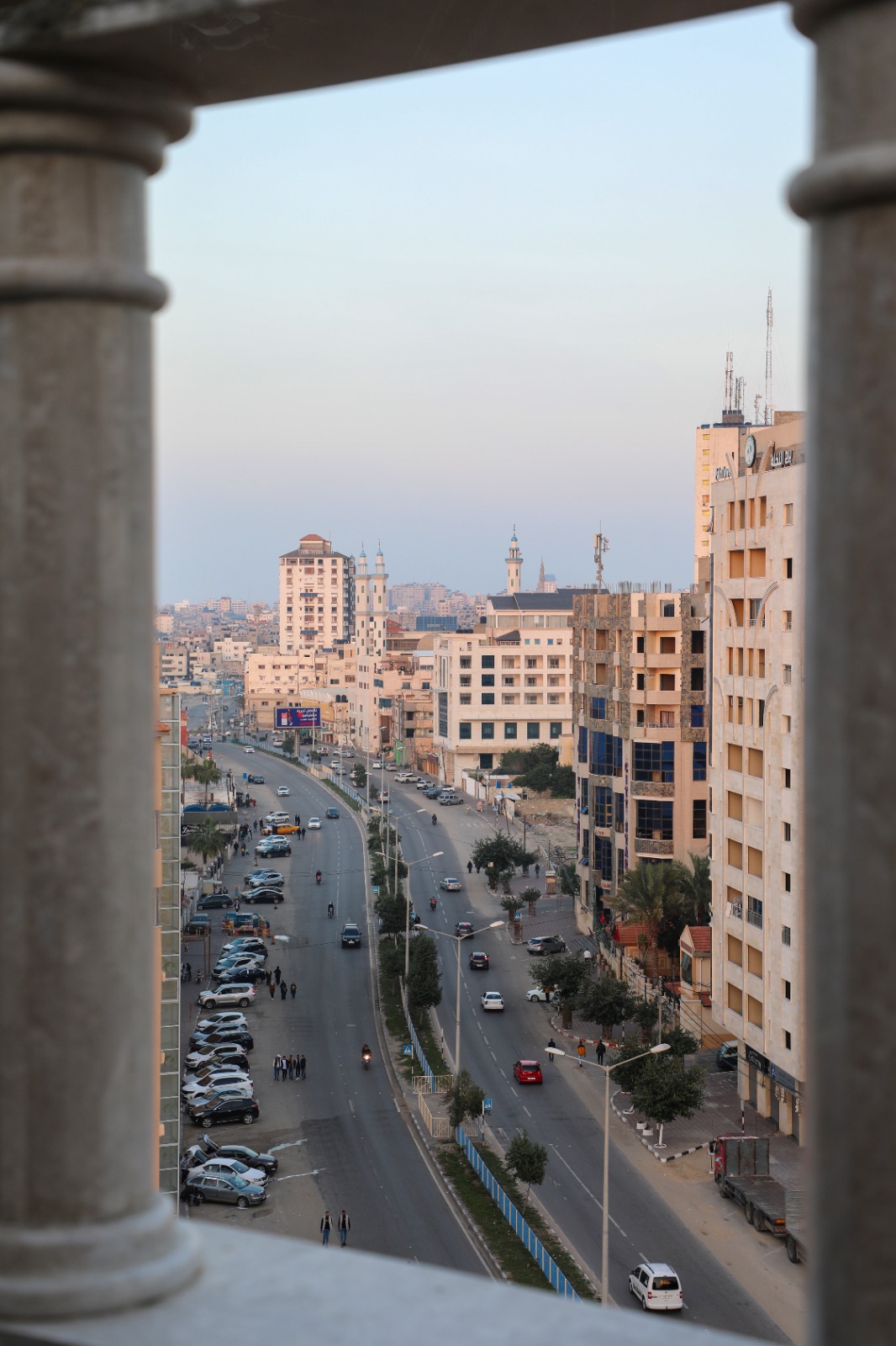 مواطنون يقضـون الإجازة الأسبوعية في الأماكن الترفيهية وحضور مباريات كأس العالم