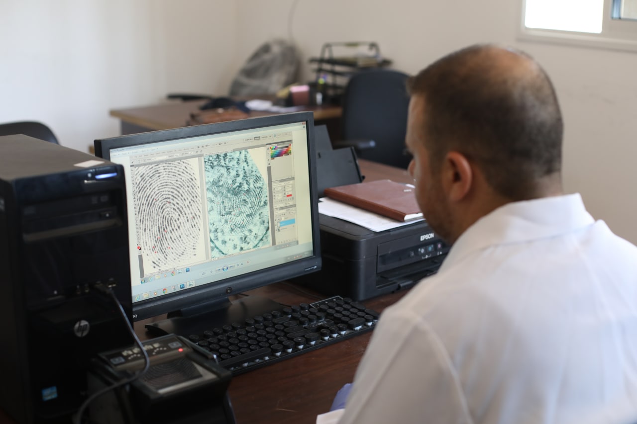 صور "المعمل الجنائي" بالشرطة.. نُخب علمية لتحقيق العدالة.