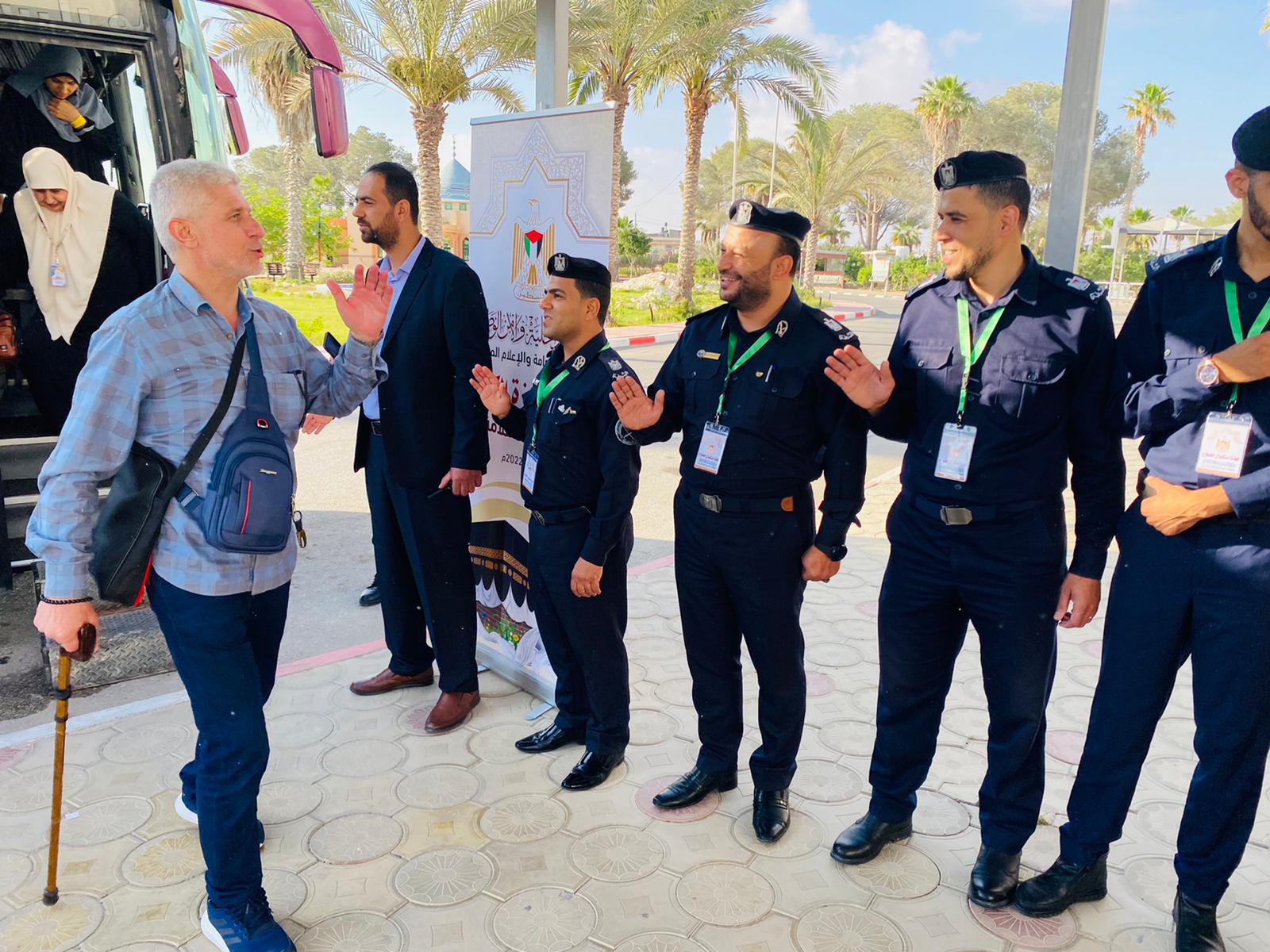 مغادرة حجاج قطاع غزة عبر معبر رفح 