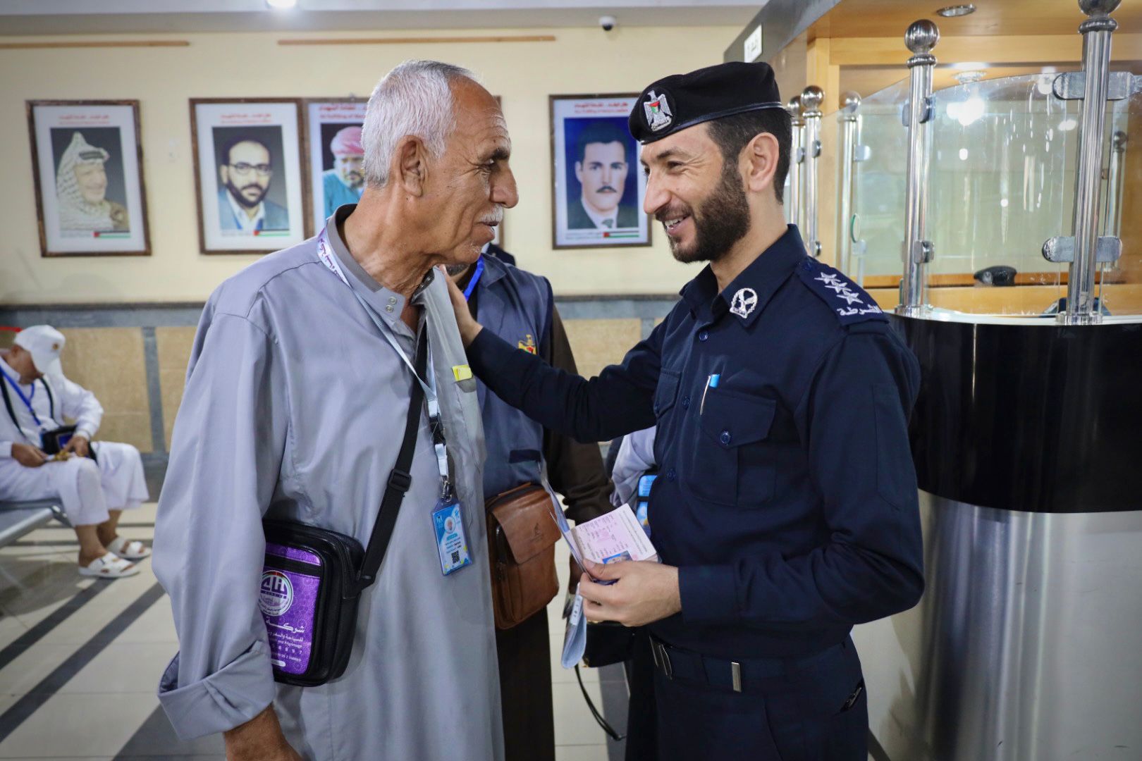 أطقم "المعابر" و"أجهزة الداخلية" تسهل مغادرة الفوج الثاني من حجاج غزة عبر معبر رفح