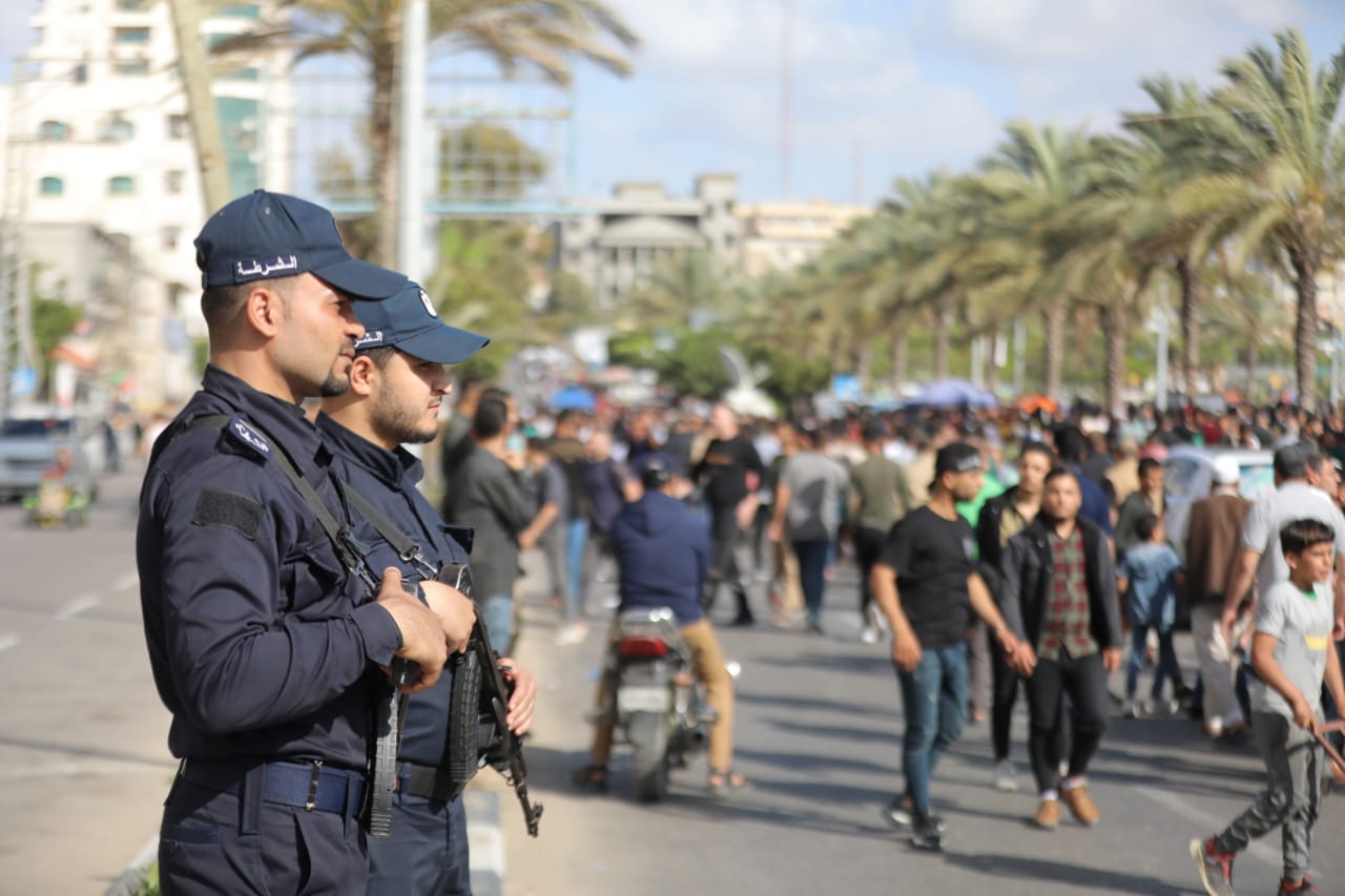 أجهزة الداخلية تُؤمن مهرجاناً لتأبين شهداء العدوان الإسرائيلي
