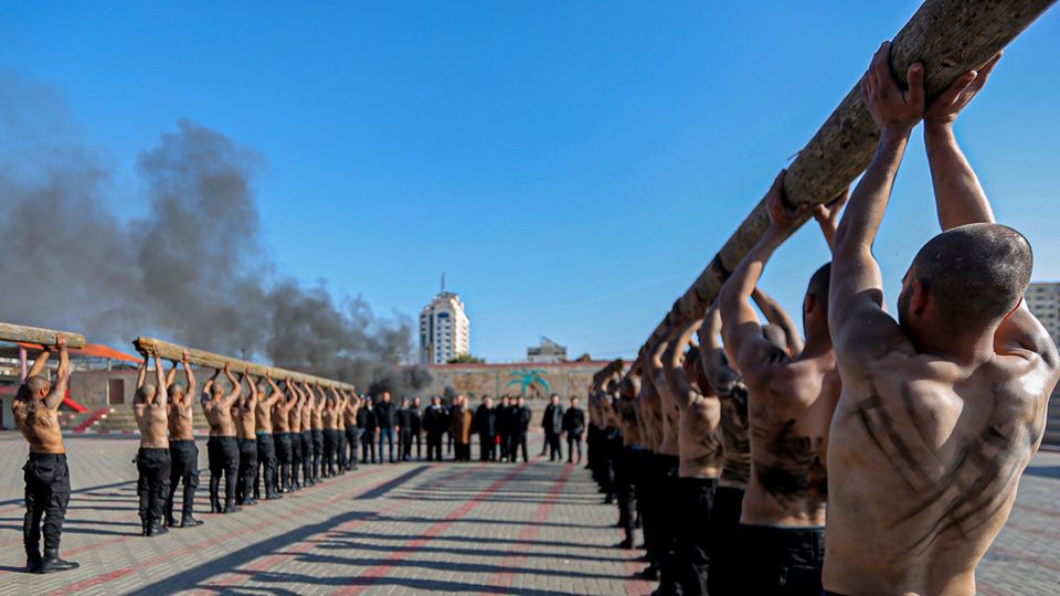 اللواء "أبو نعيم" يتفقـد دورة المستجدّين الألف بمديرية التدريب