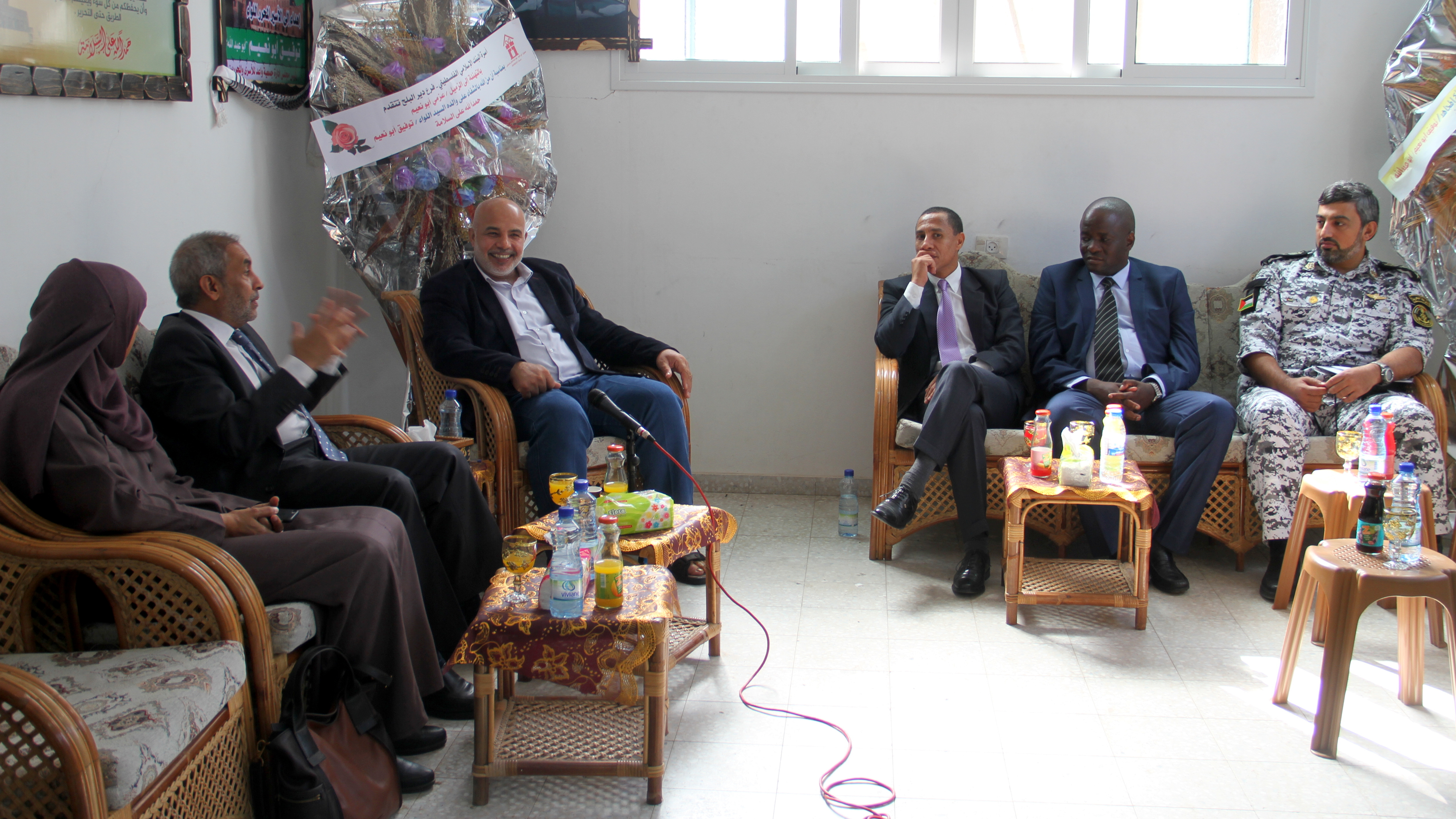 زيارة سفير جنوب أفريقيا للواء توفق أبو نعيم في بيته