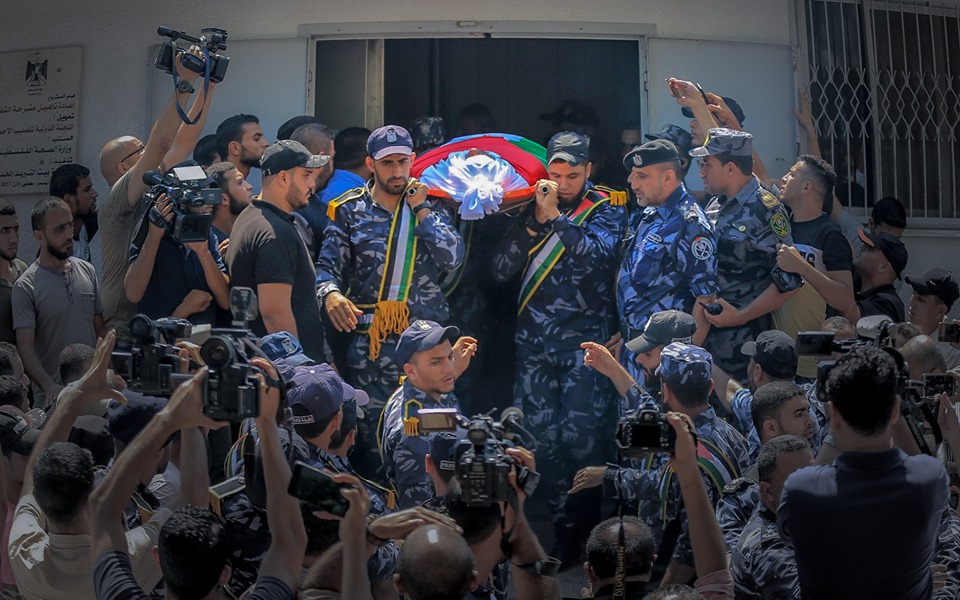 تشييع شهداء الواجب الذين ارتقوا في تفجير حاجزي الشرطة