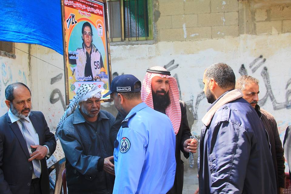 الداخلية تقدم واجب العزاء لذوي شهداء الجمعة الثانية من مسيرات العودة