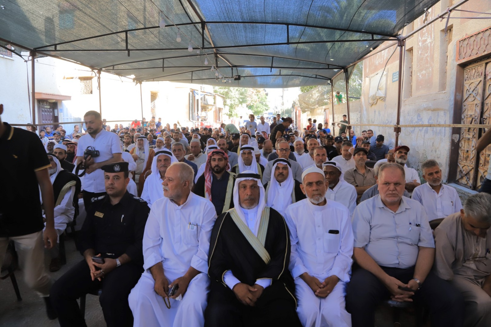 وفد من "الداخلية" يزور عائلة الصوفي برفح