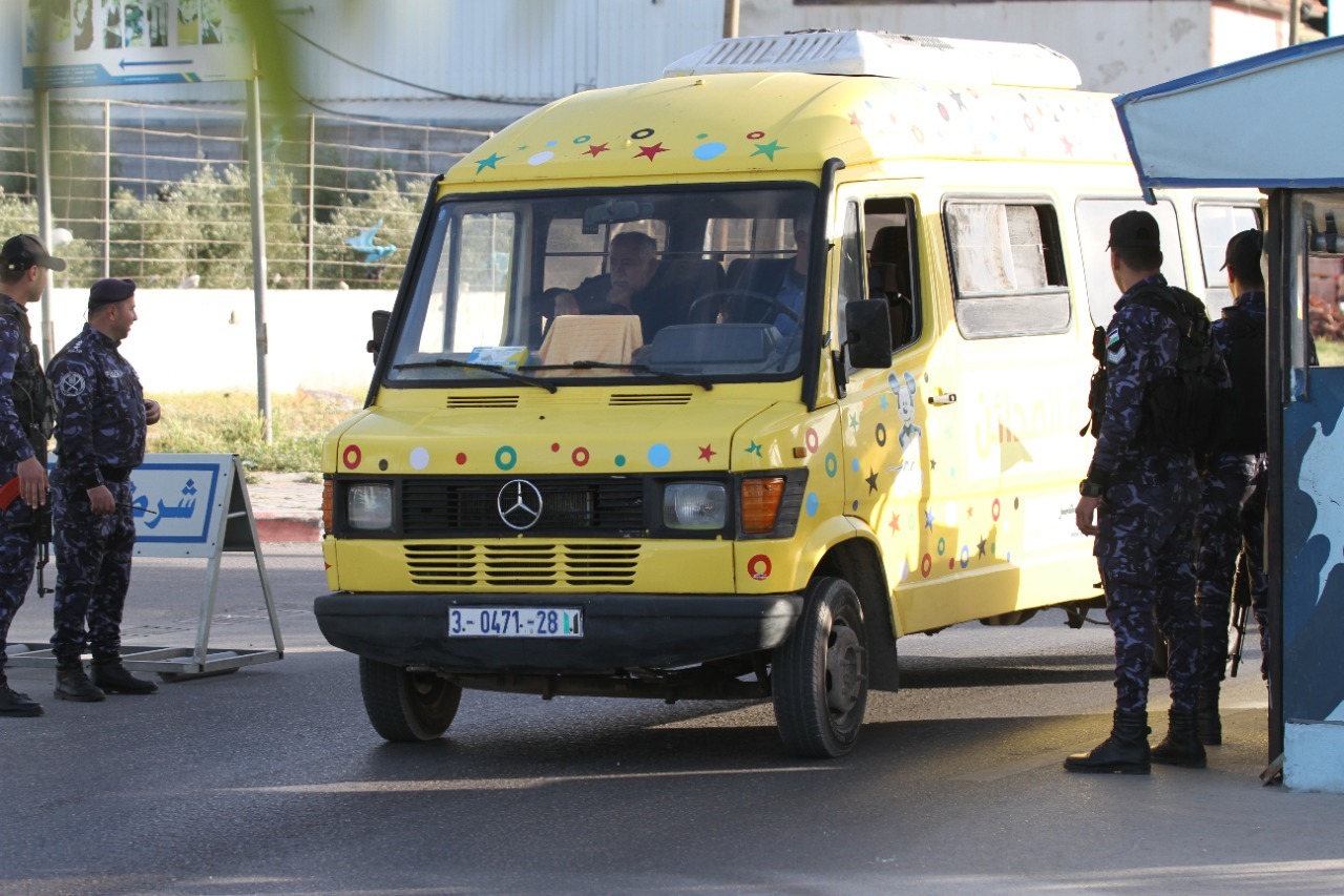 صور.. يوم رمضاني على حاجز شرطي (موقع الشهيد علاء القدرة) شرق محافظة خانيونس