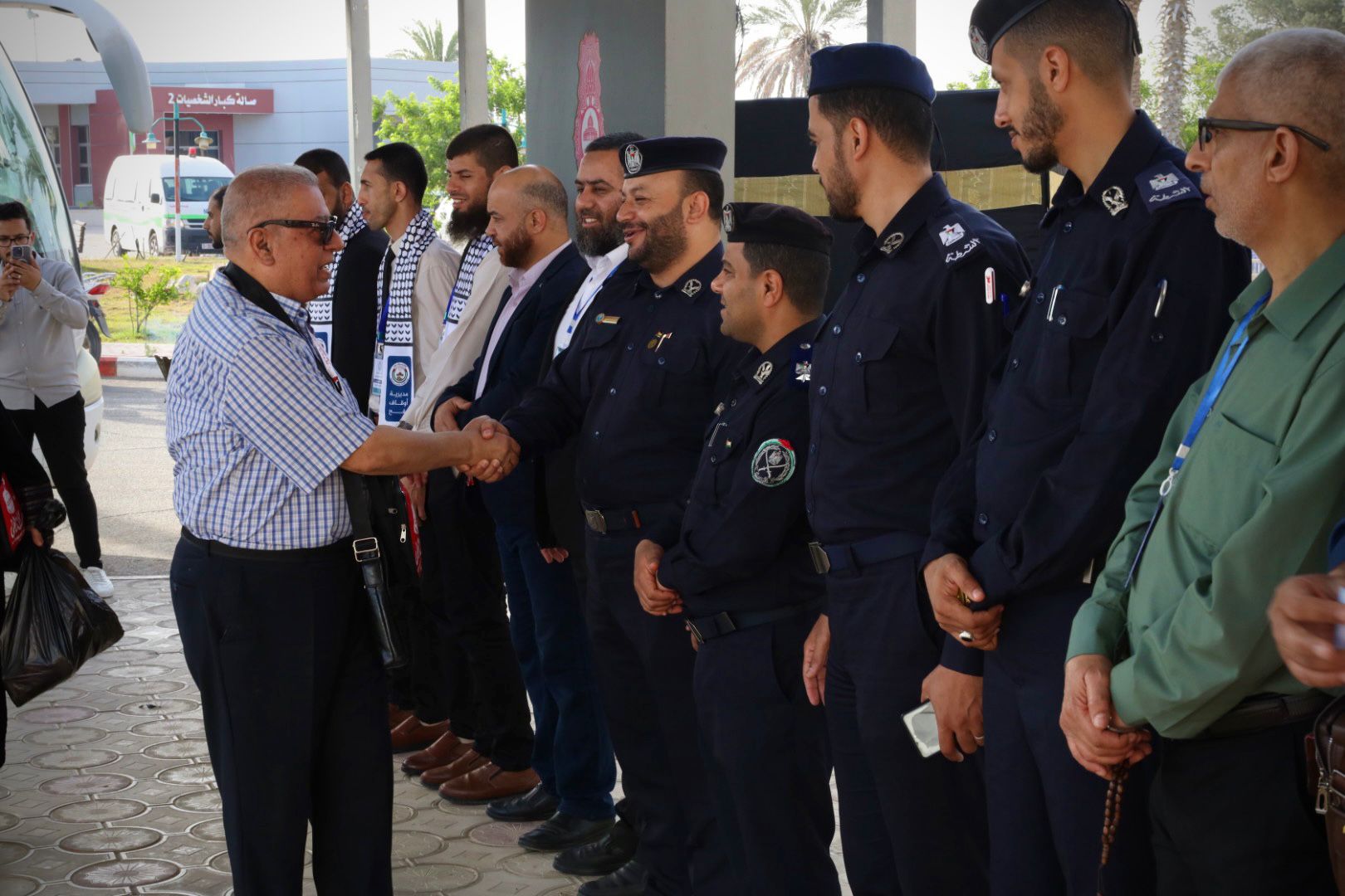 أطقم "المعابر" و"أجهزة الداخلية" تسهل مغادرة حجاج بيت الله عبر معبر رفح