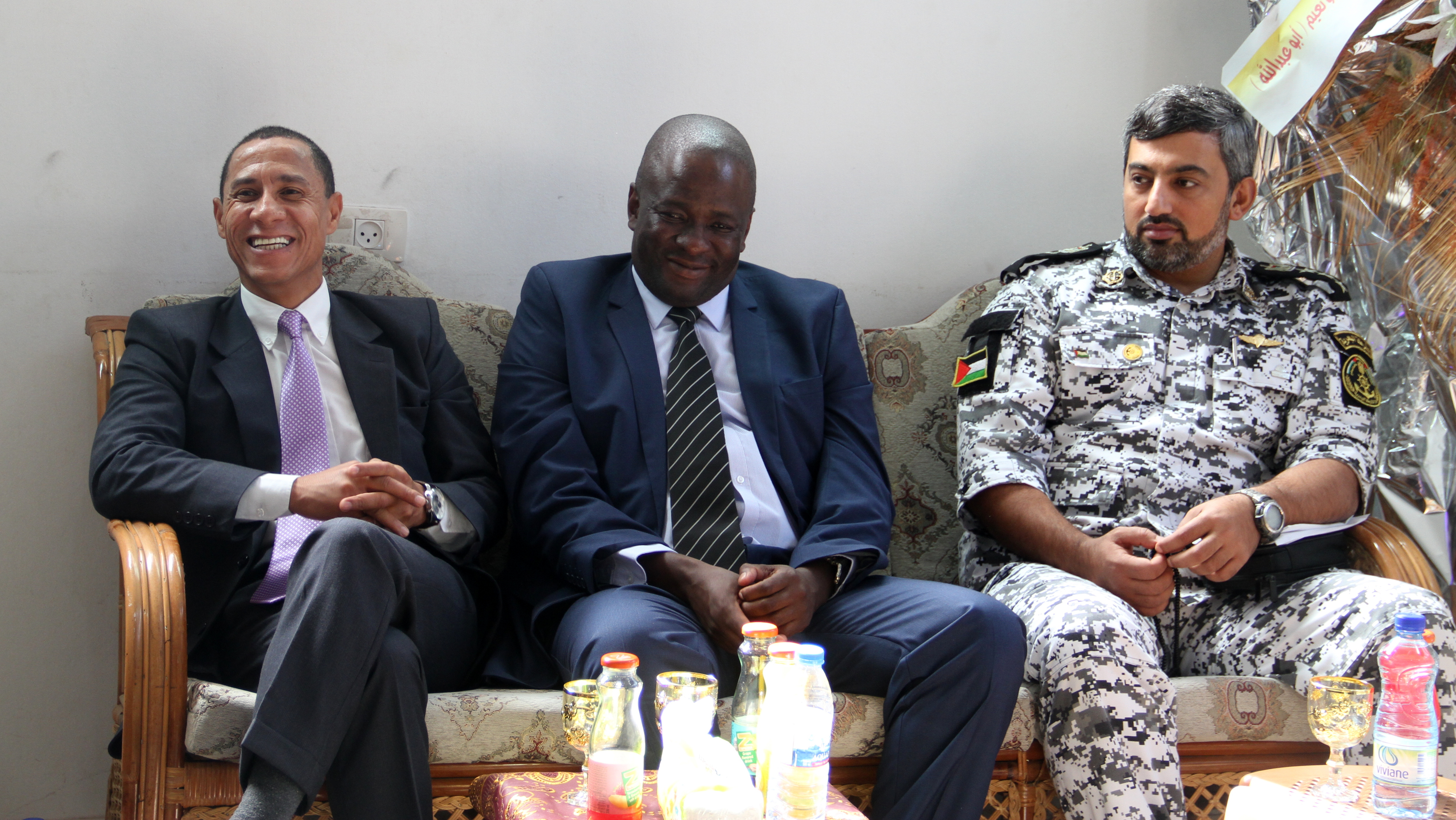 زيارة سفير جنوب أفريقيا للواء توفق أبو نعيم في بيته