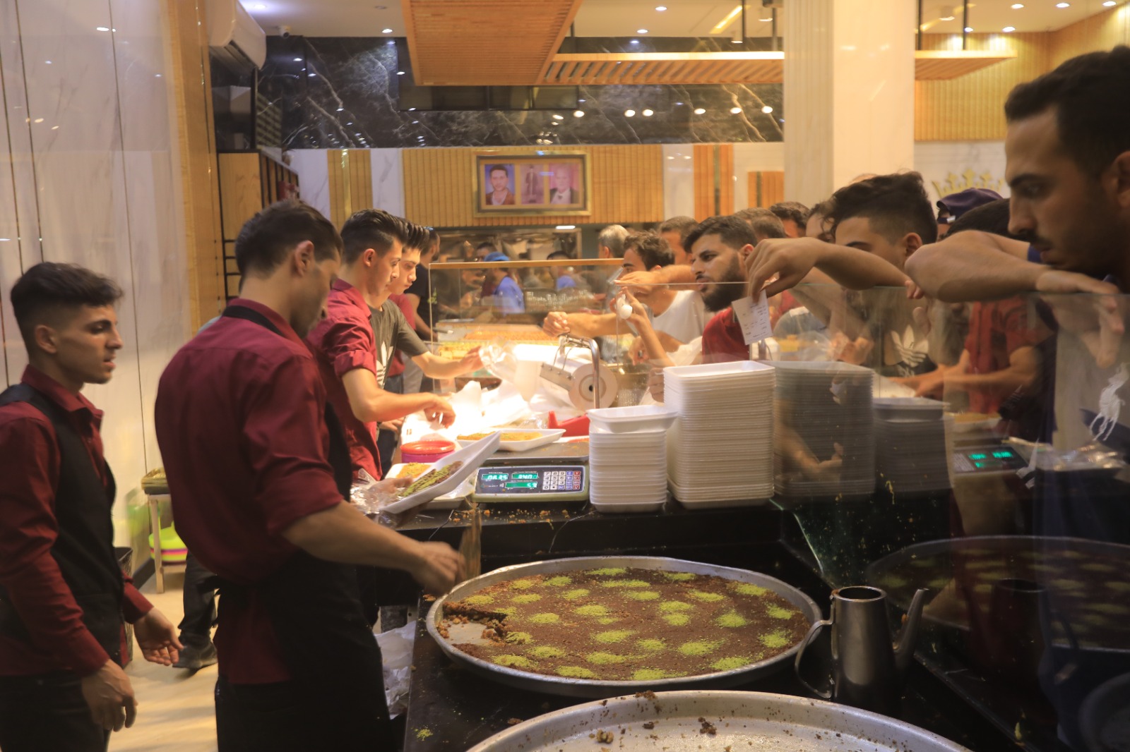 قضاء المواطنين في غزة الإجازة الأسبوعية مساء الجمعة