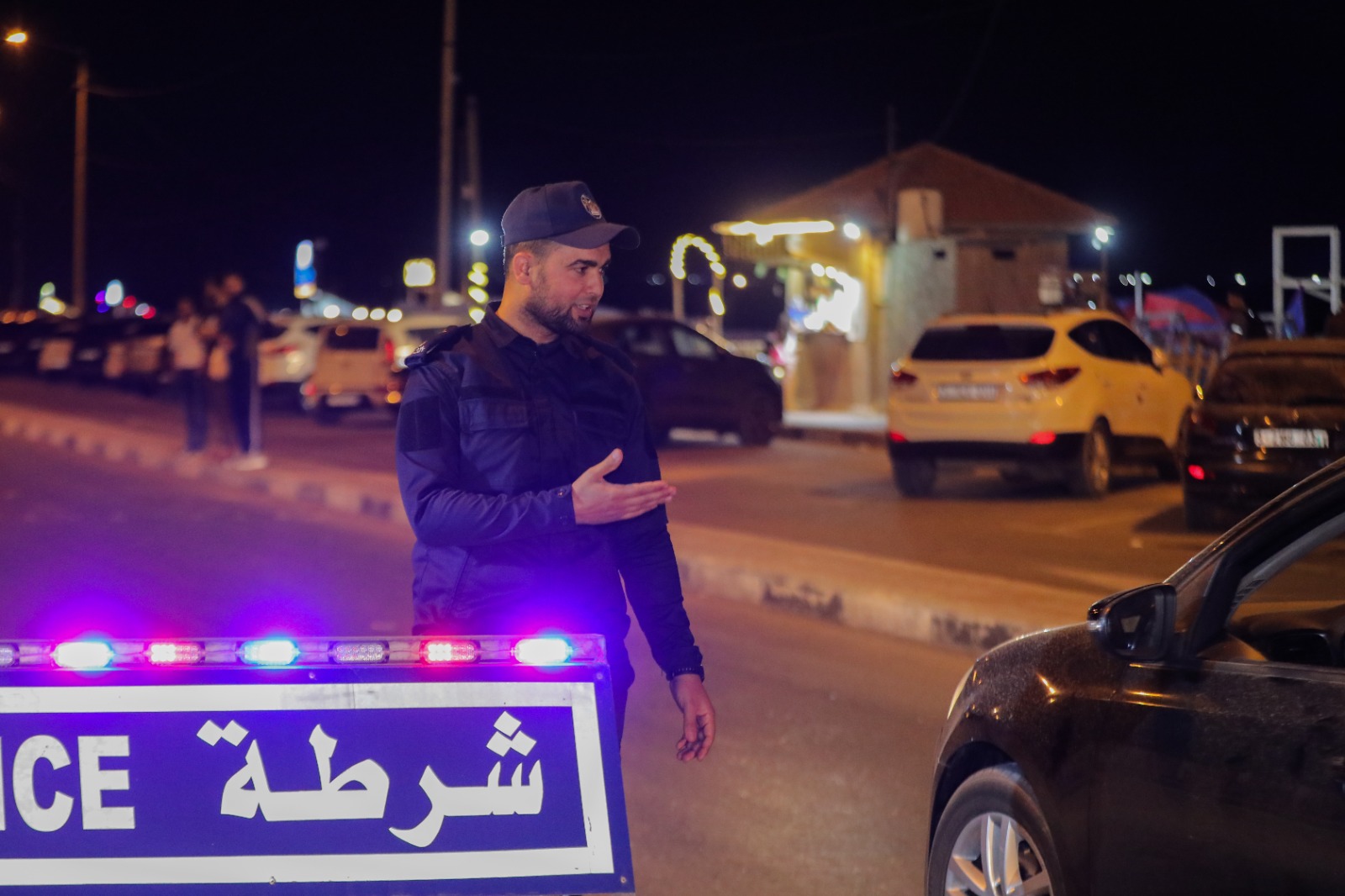  اصطياف المواطنين على شاطئ البحر والأماكن الترفيهية