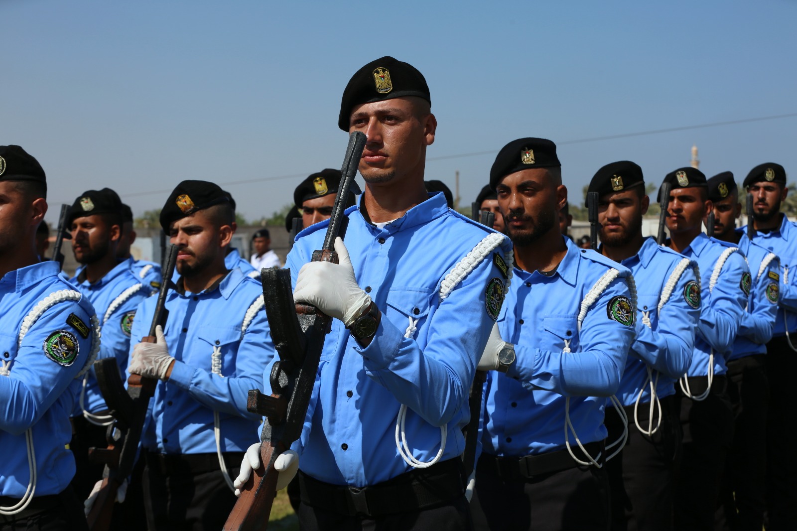 كلية الرباط الجامعية تخرج دفعتي العلوم الشرطية الـ 10 و"البحرية الـ 5"