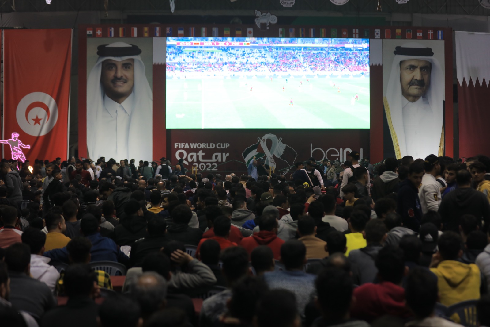 أجواء متابعة المواطنين بغزة مباراة منتخب المغرب في كأس العالم بقطر والاحتفال بتأهله التاريخي لنصف نهائي البطولة