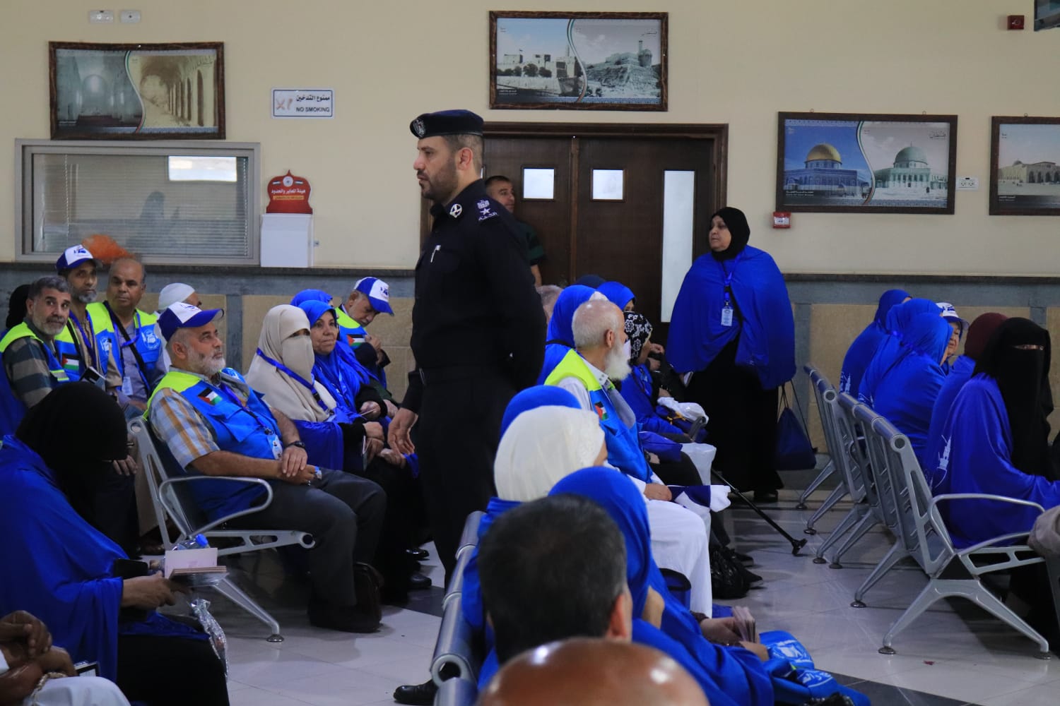 أطقم "المعابر" و"أجهزة الداخلية" تسهل مغادرة حجاج بيت الله عبر معبر رفح