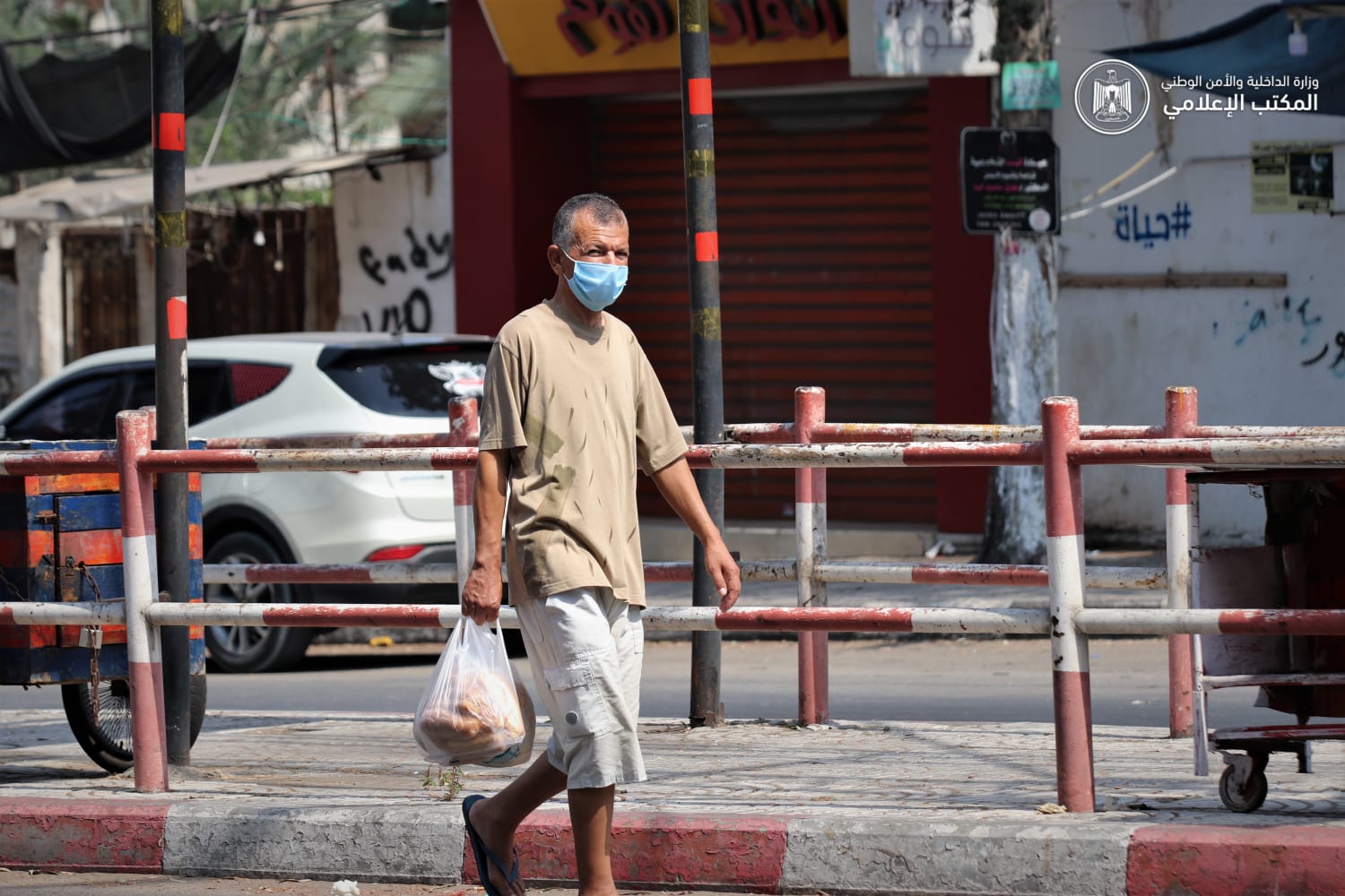 حركة المواطنين بمدينة غزة في ظل تخفيف حظر التجوال بعدد من المناطق